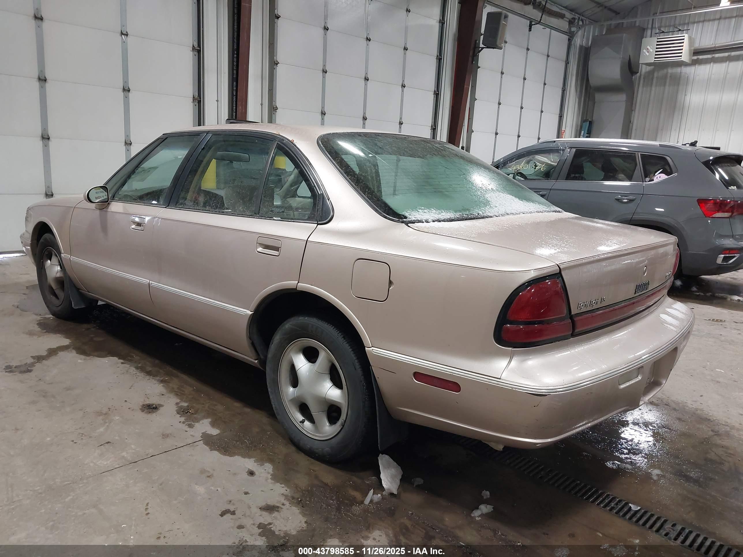 OLDSMOBILE EIGHTY-EIGHT image 3