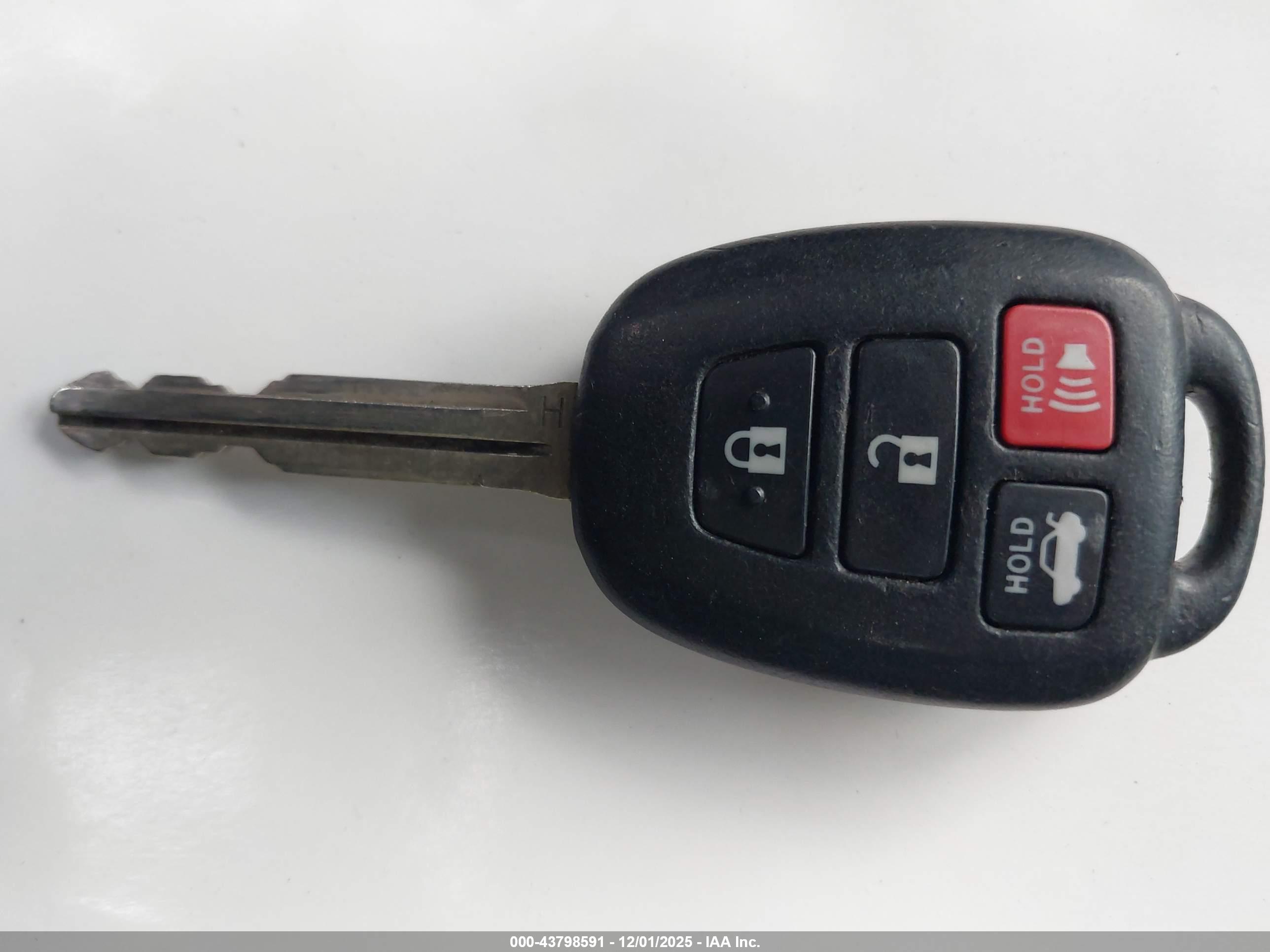 TOYOTA COROLLA image 11
