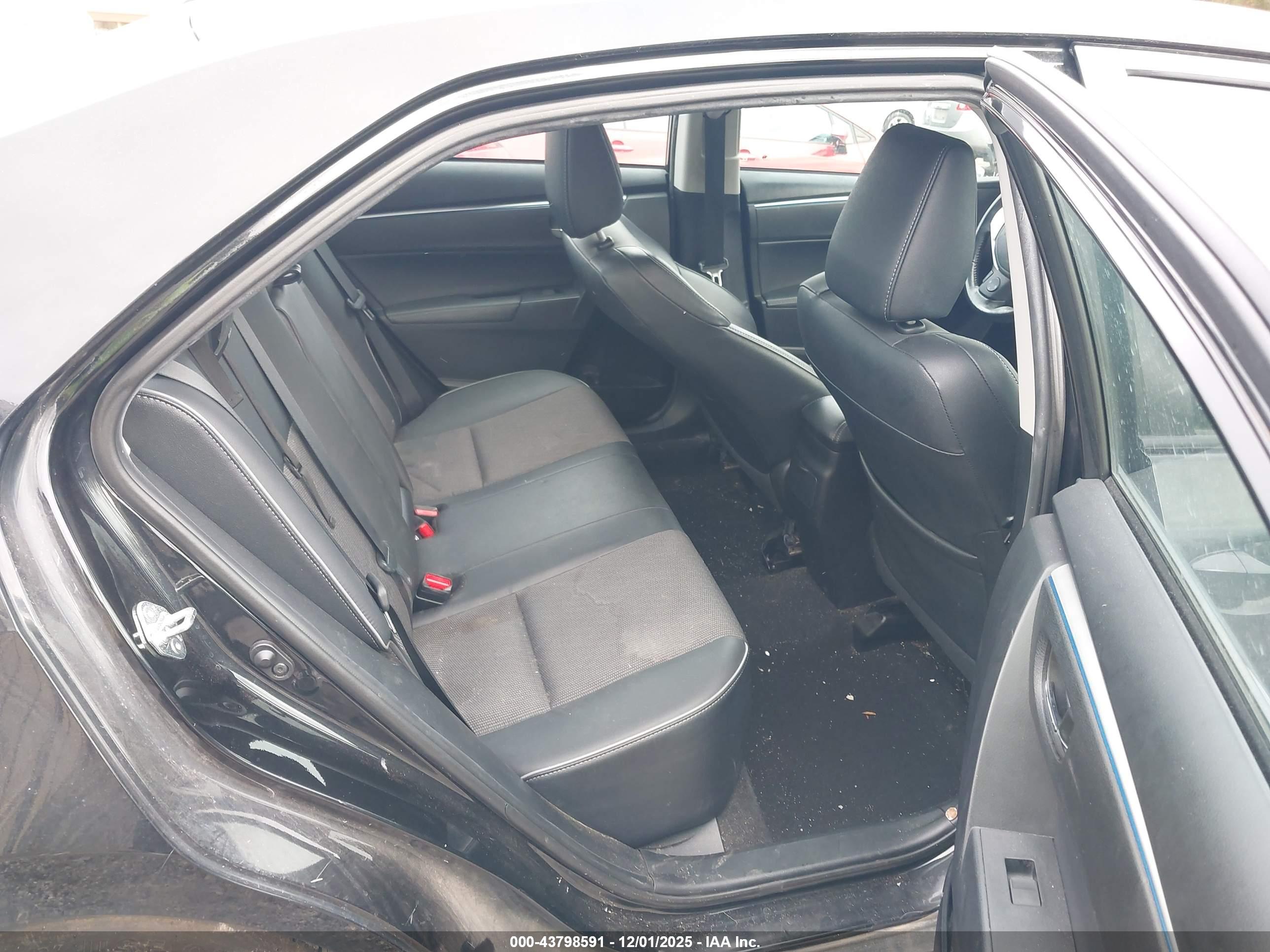 TOYOTA COROLLA image 8