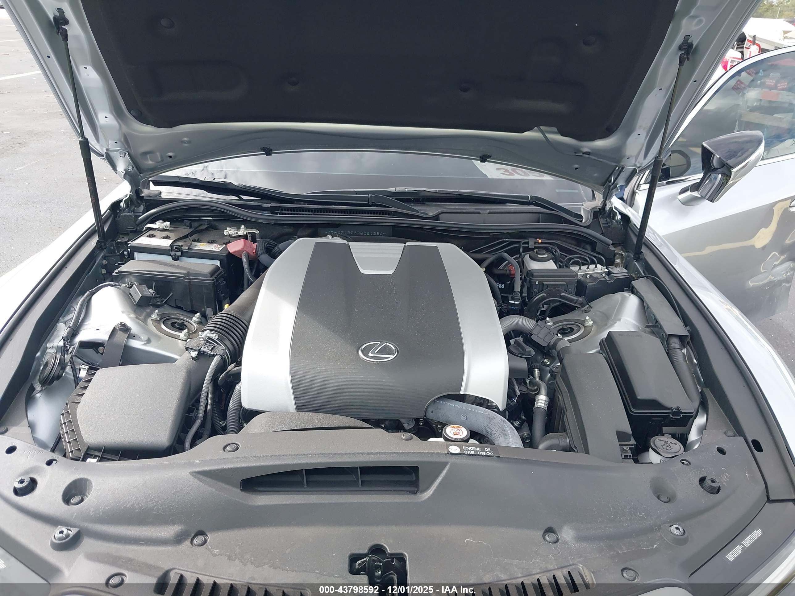 LEXUS IS image 10
