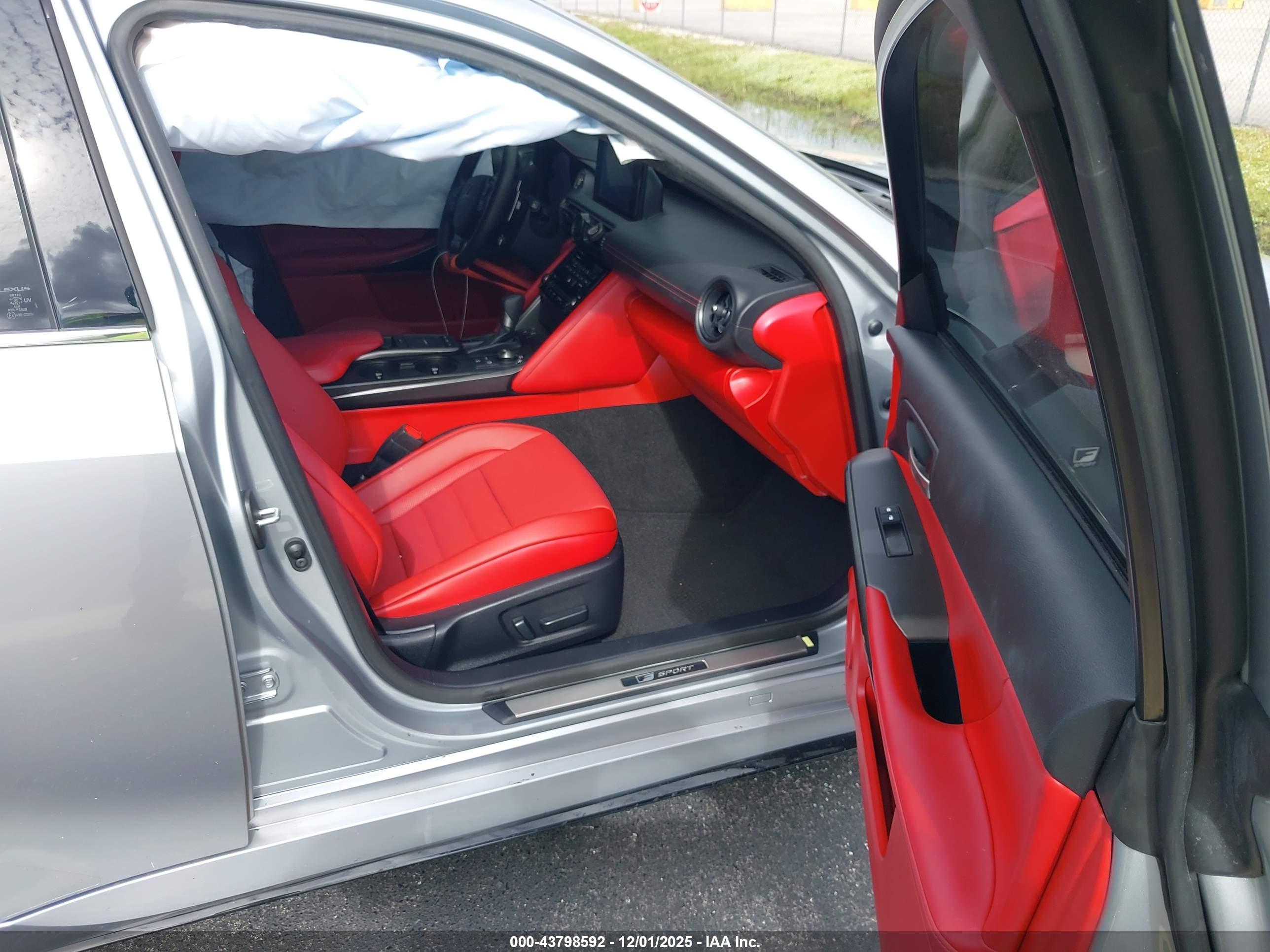 LEXUS IS image 5