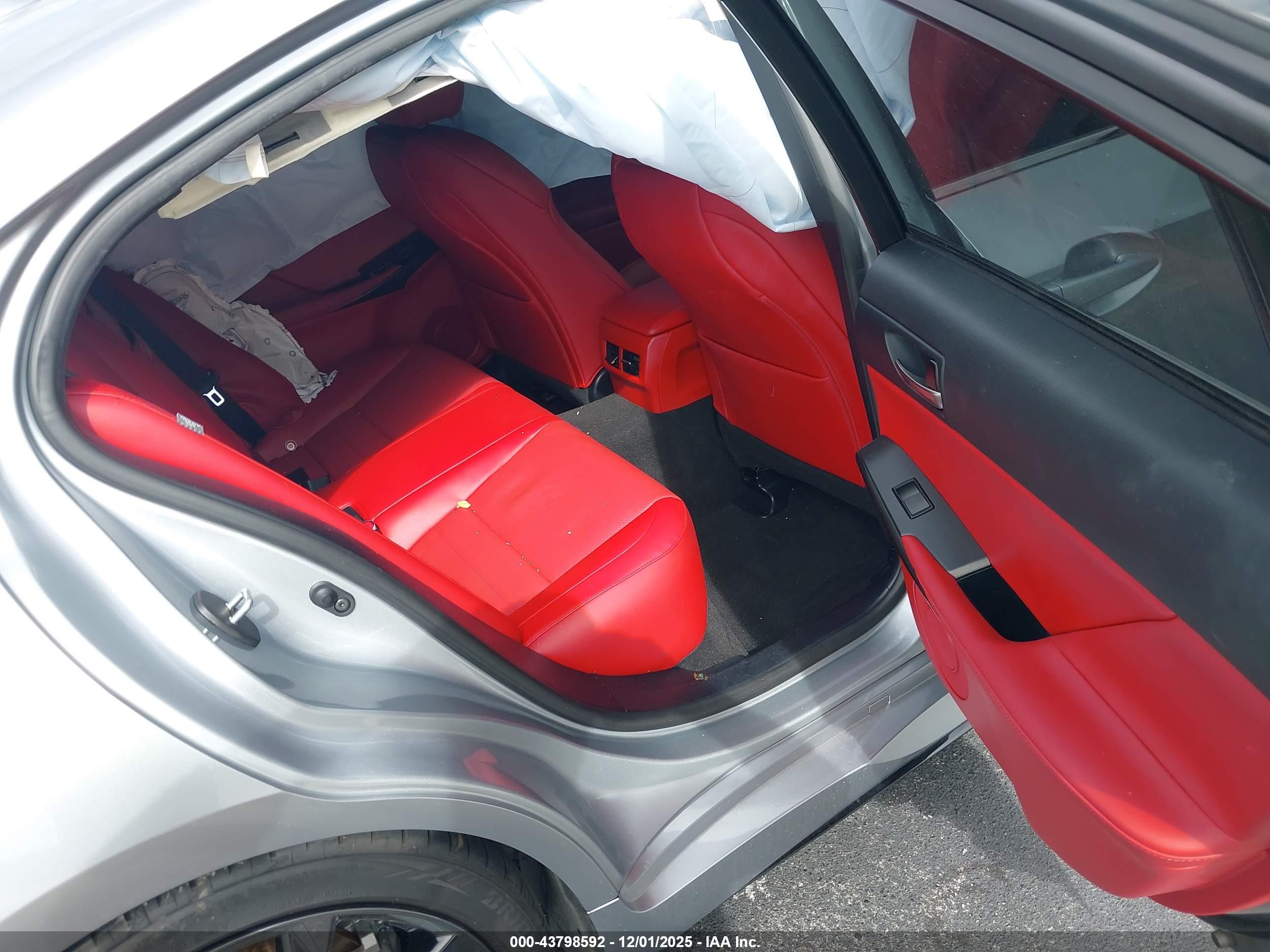 LEXUS IS image 8