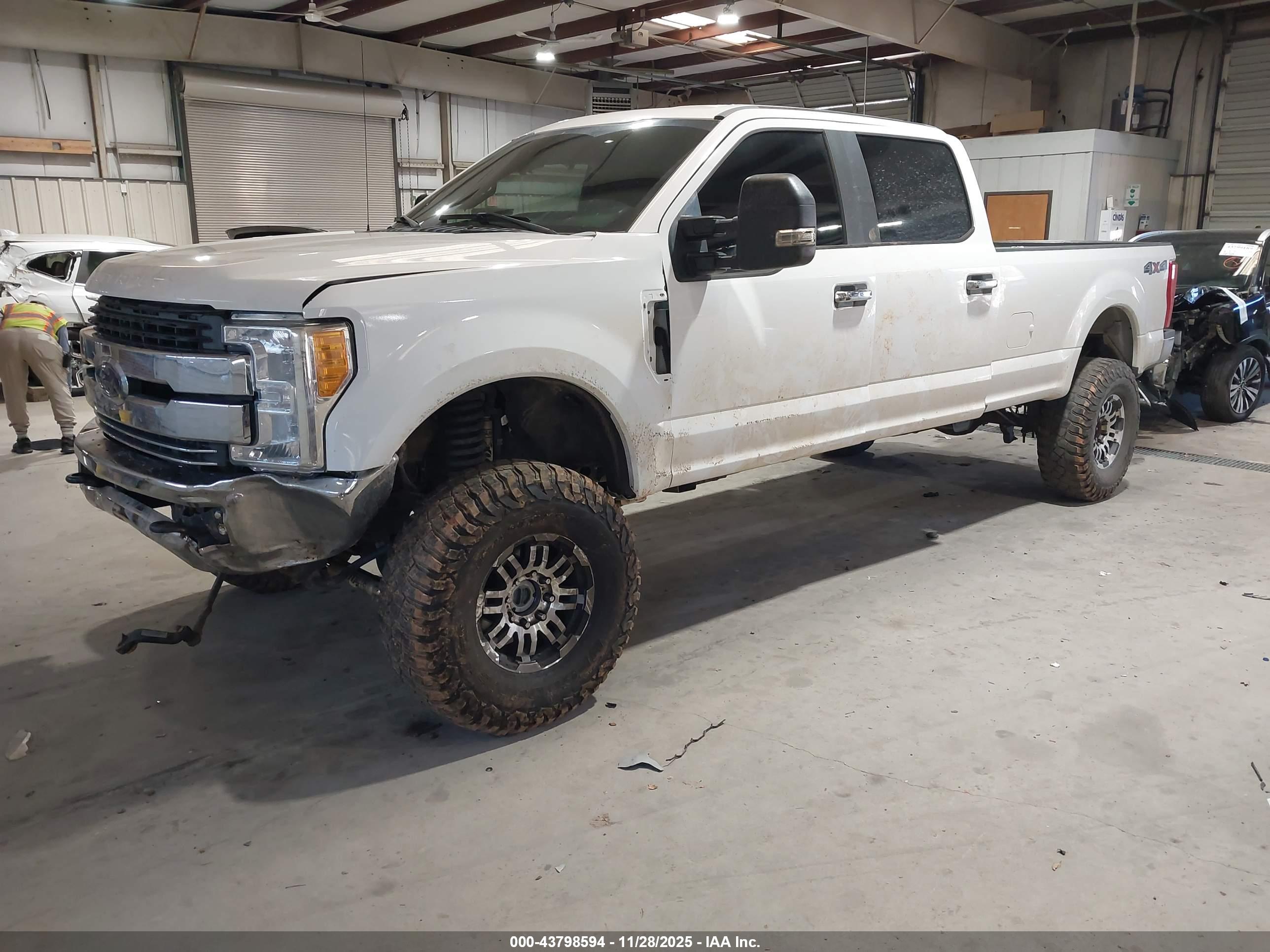 FORD F-250 image 2