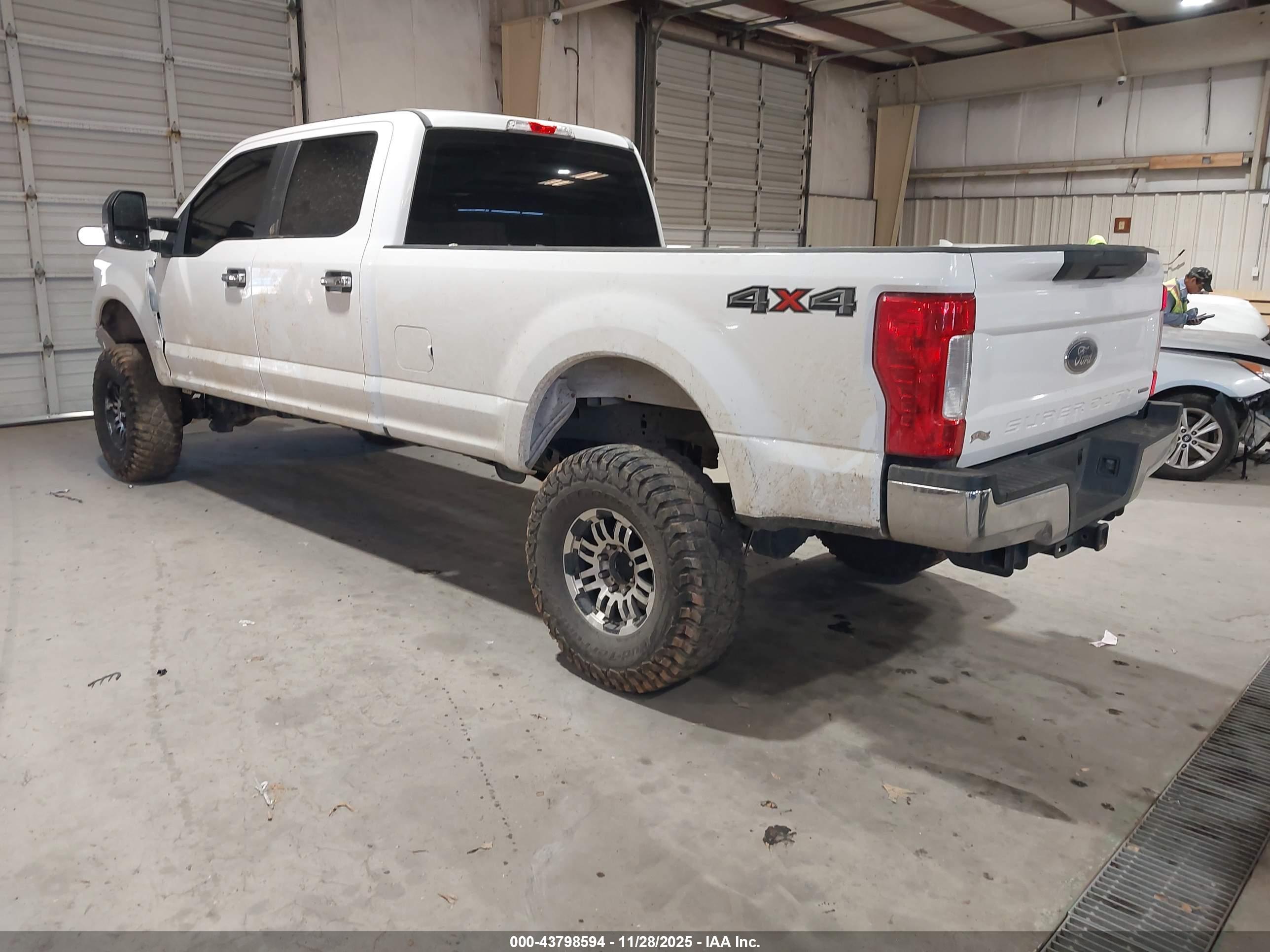 FORD F-250 image 3