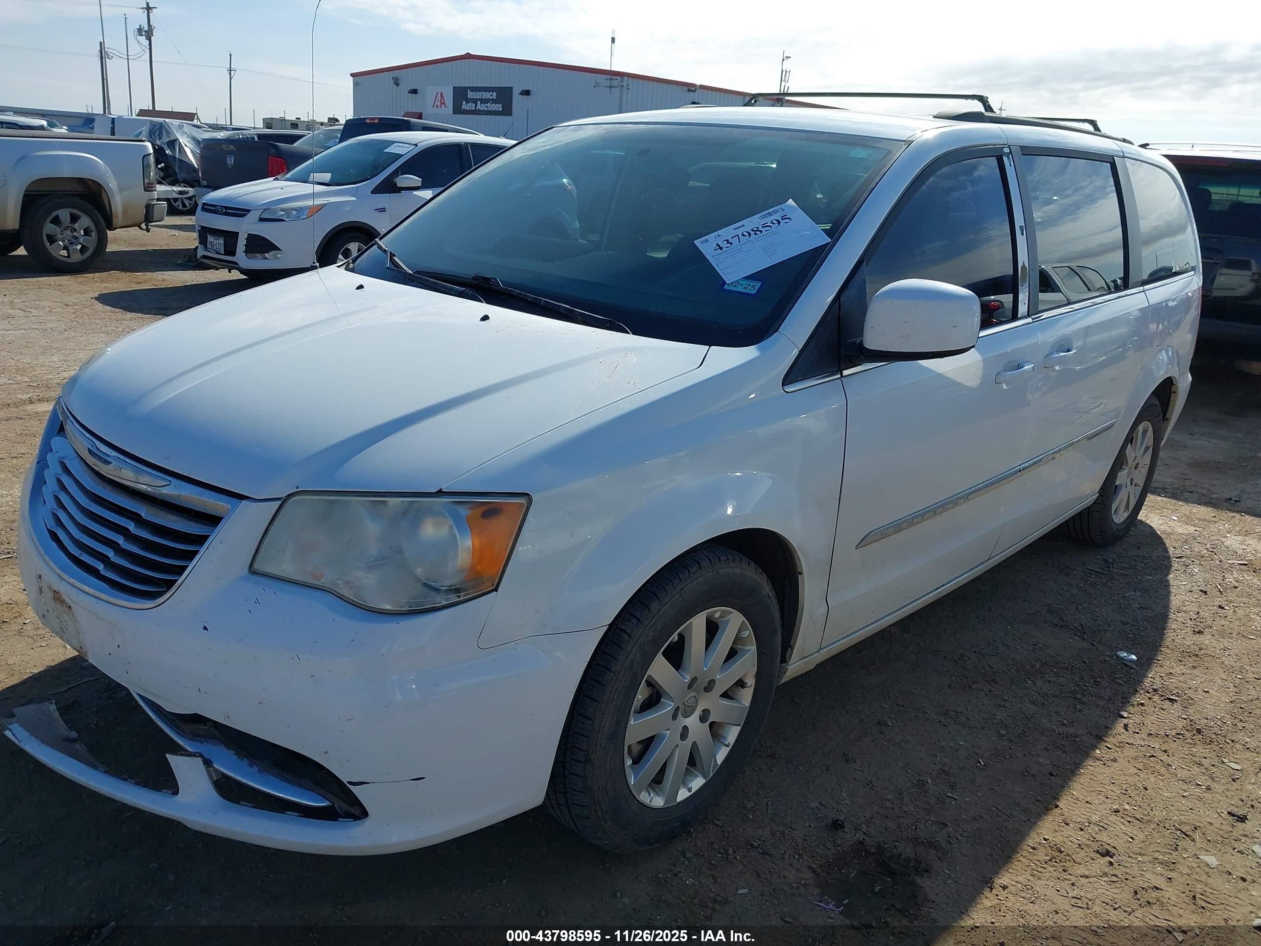 CHRYSLER TOWN image 2