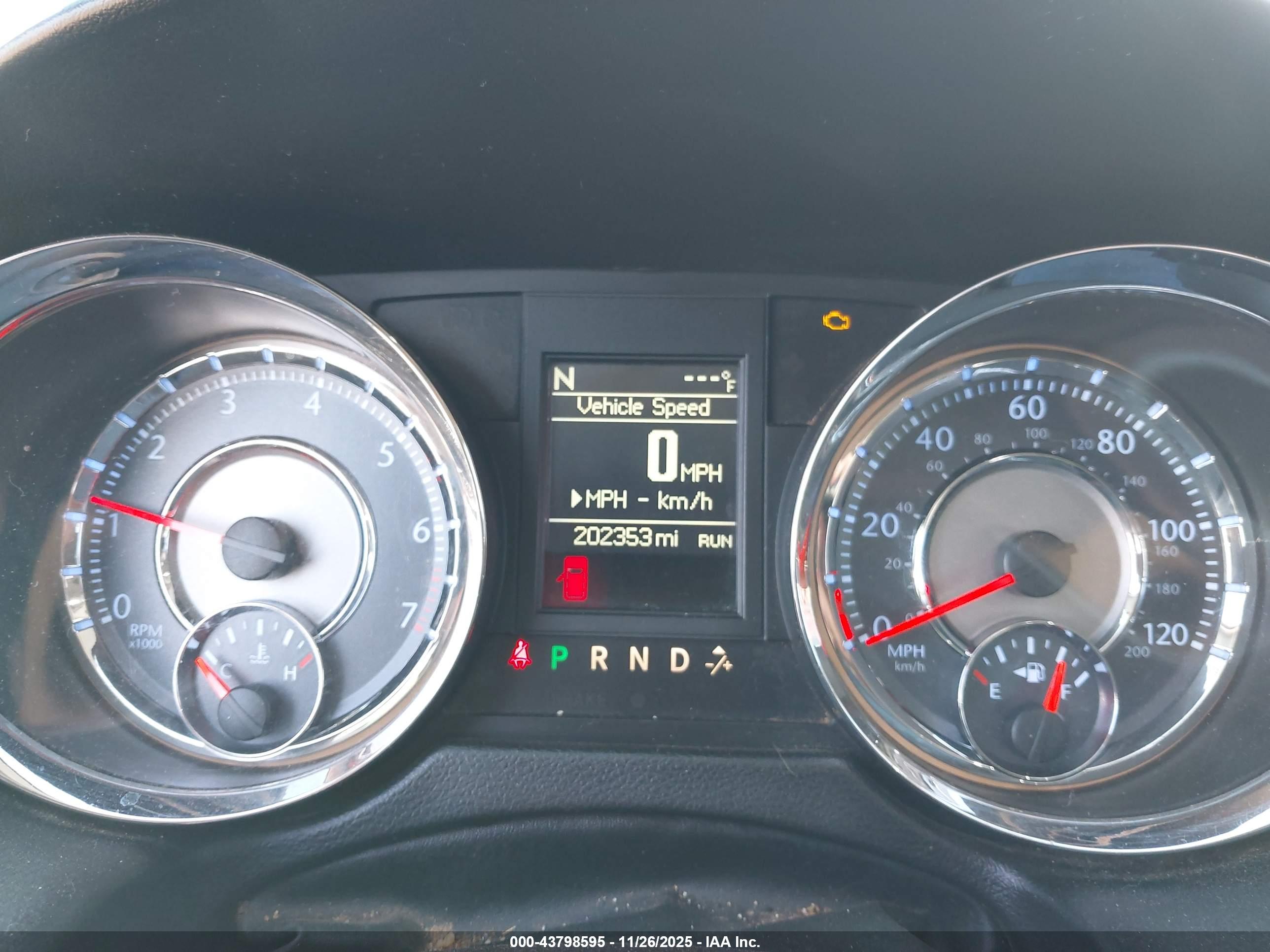 CHRYSLER TOWN image 7