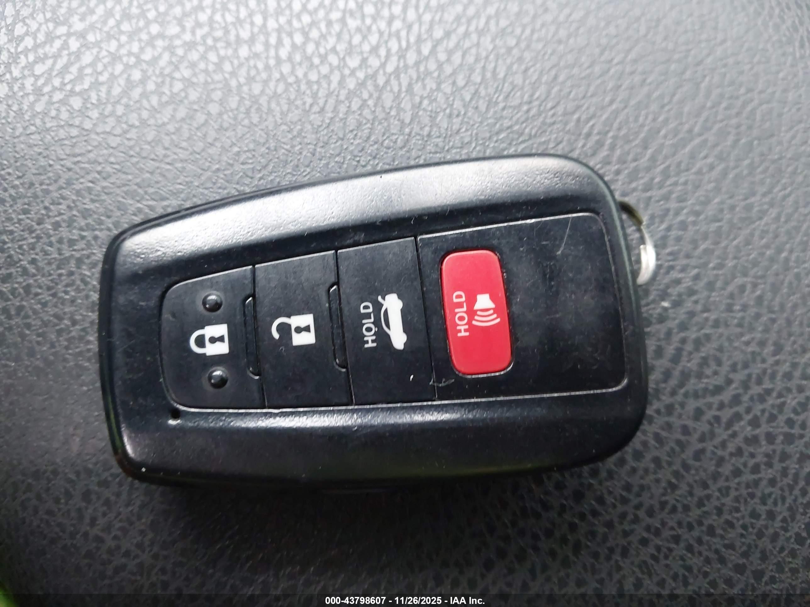 TOYOTA CAMRY image 11