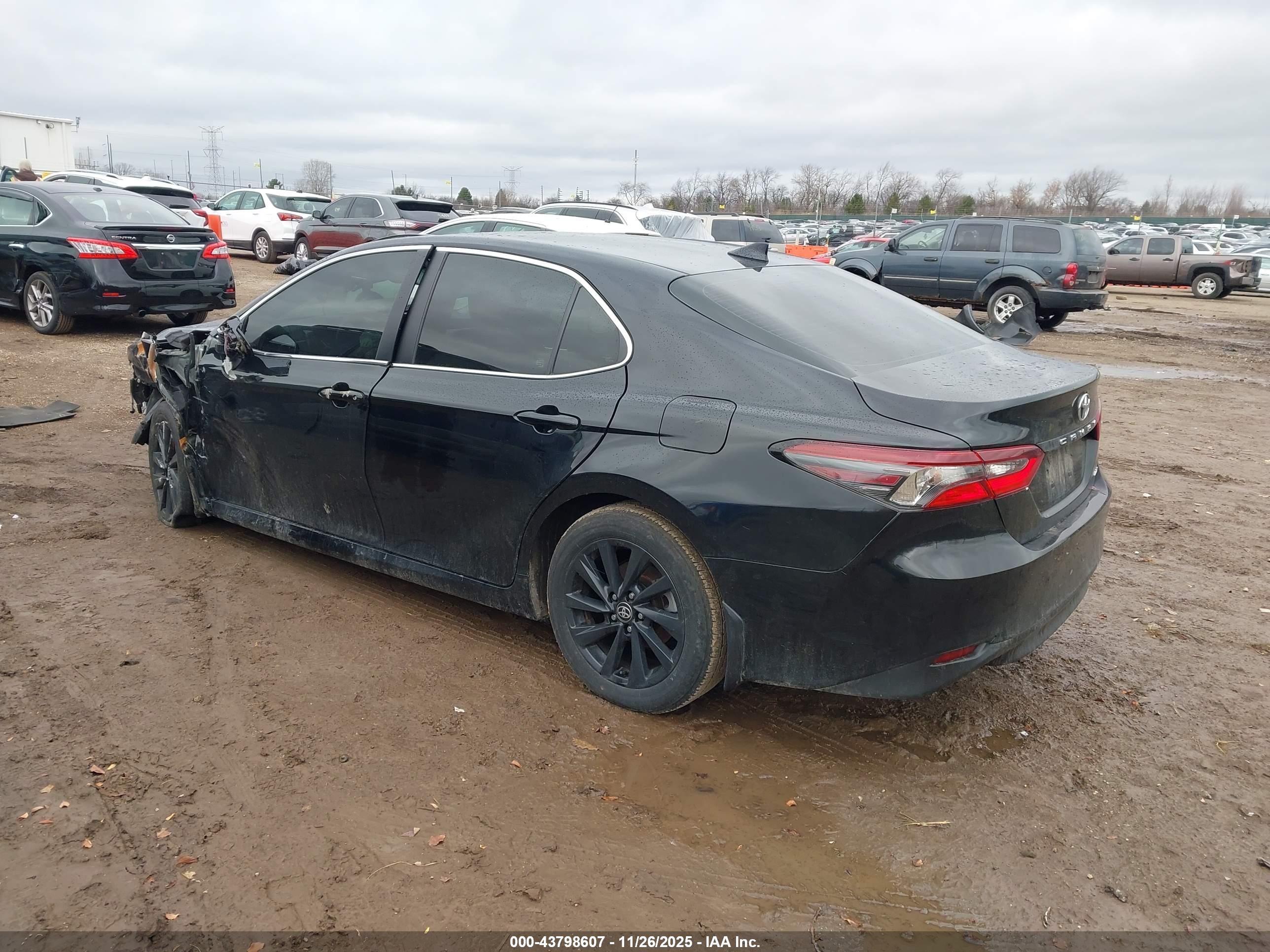 TOYOTA CAMRY image 3