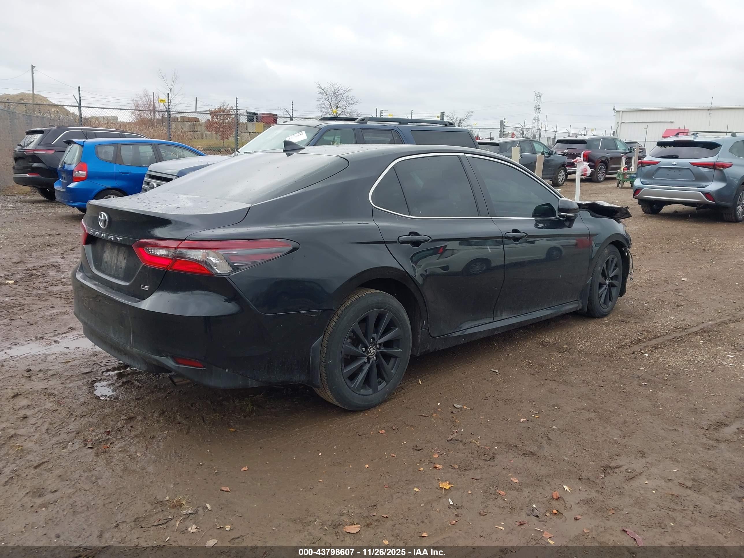 TOYOTA CAMRY image 4