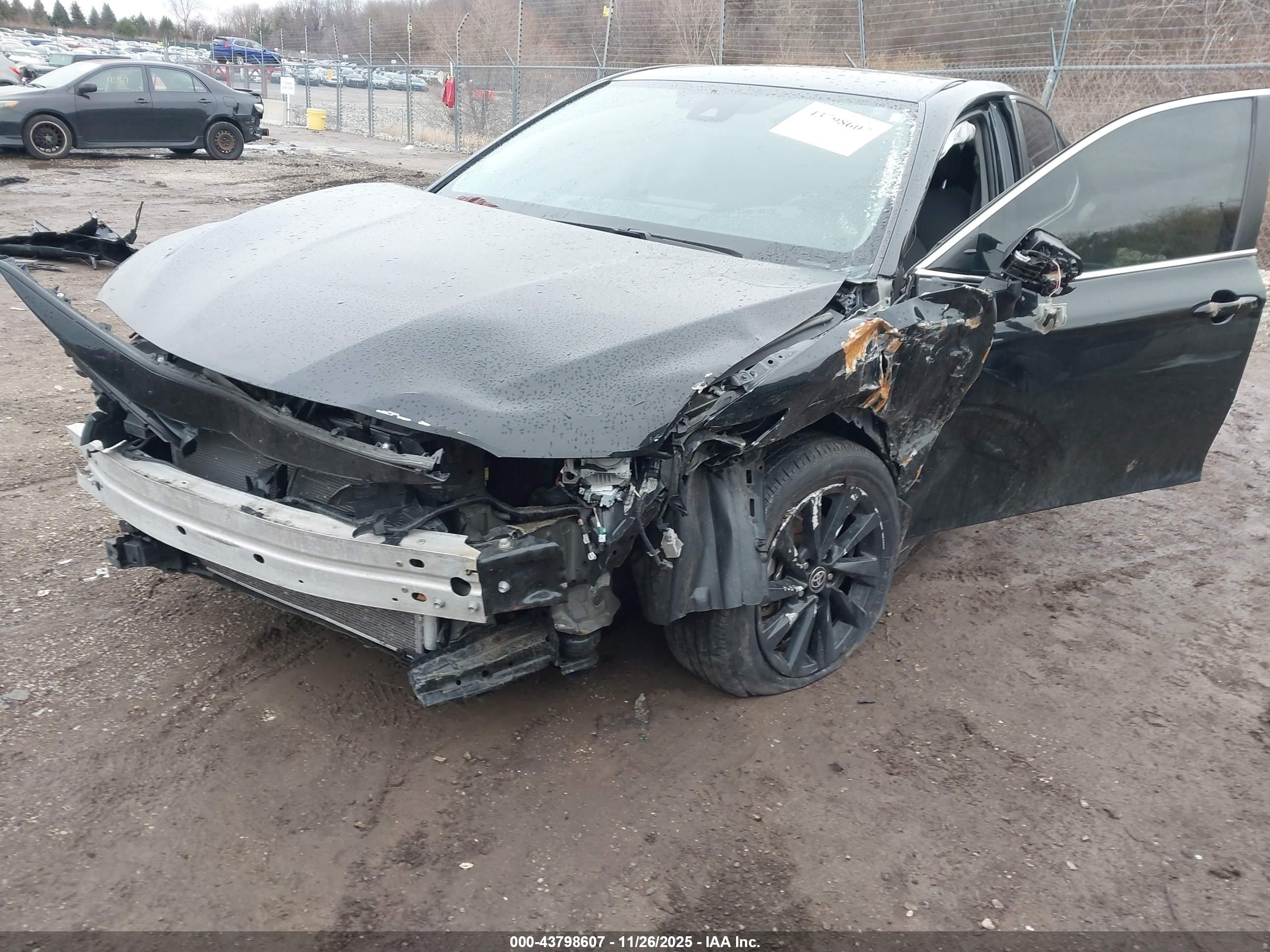 TOYOTA CAMRY image 6