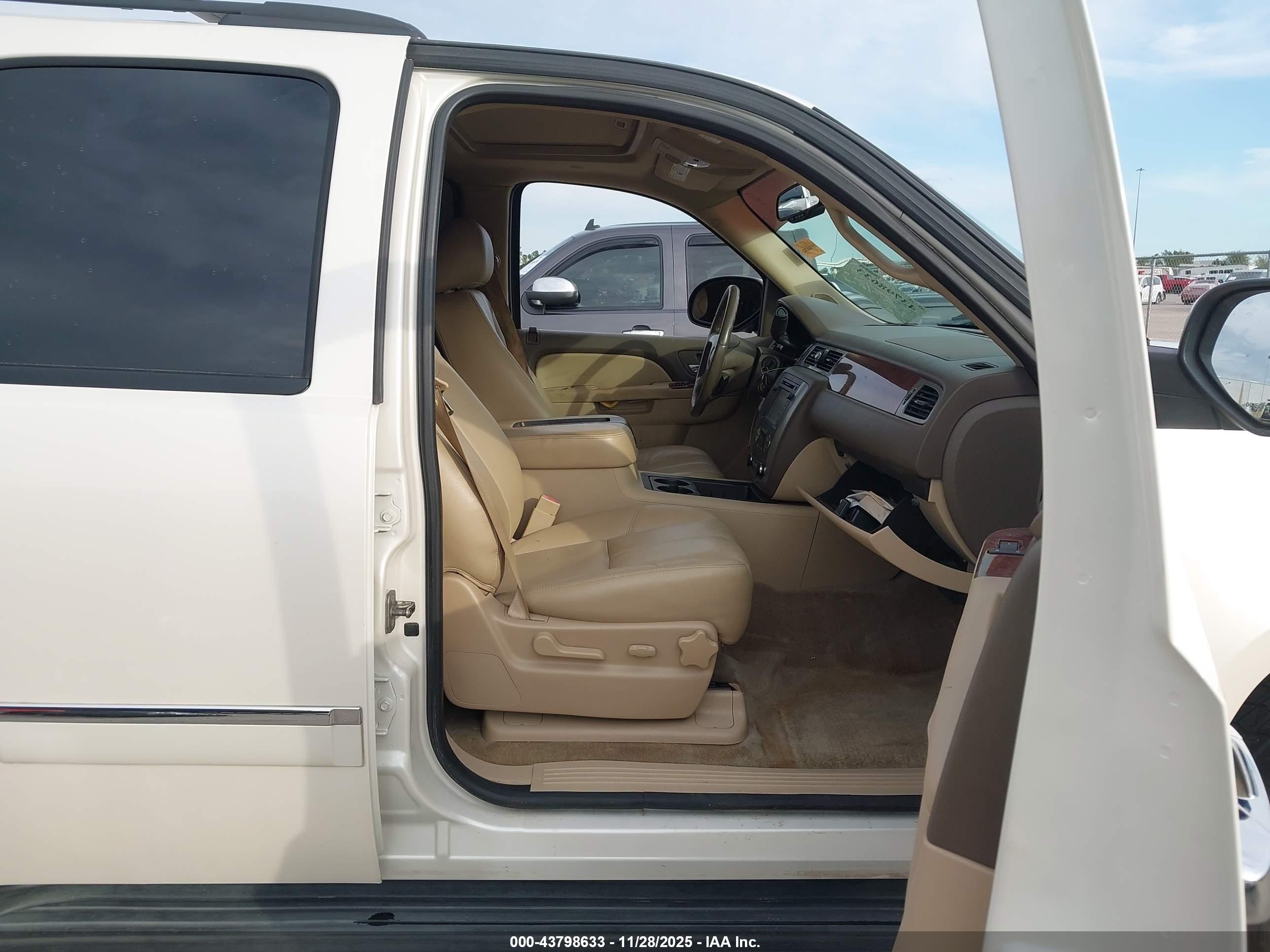 GMC YUKON image 5