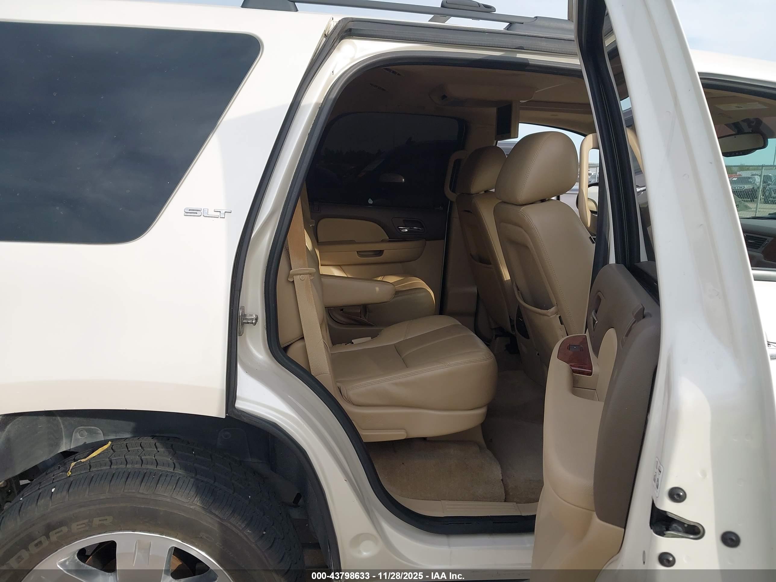 GMC YUKON image 8
