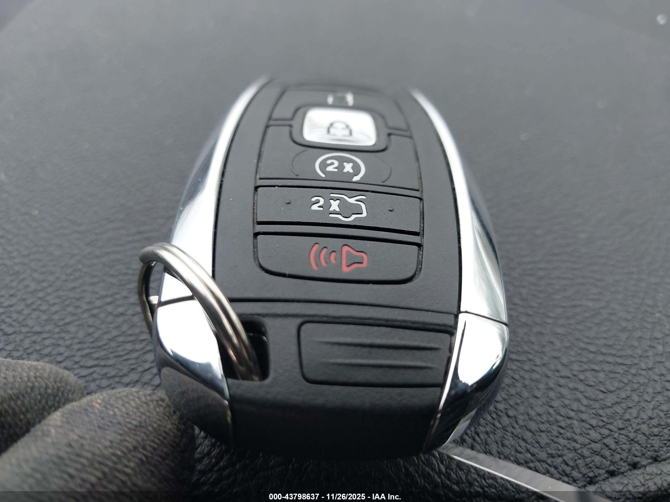 LINCOLN MKZ image 11