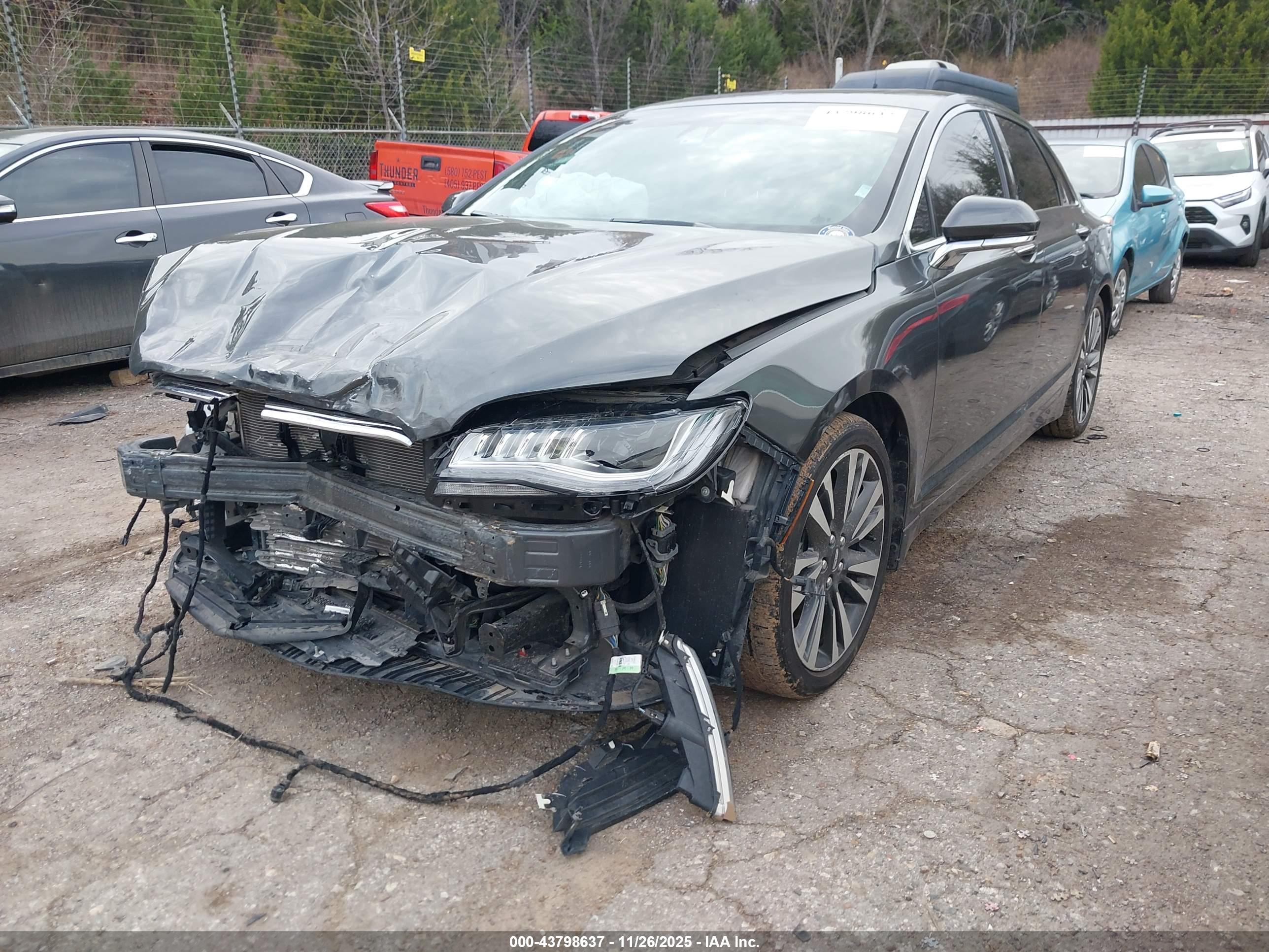 LINCOLN MKZ image 2