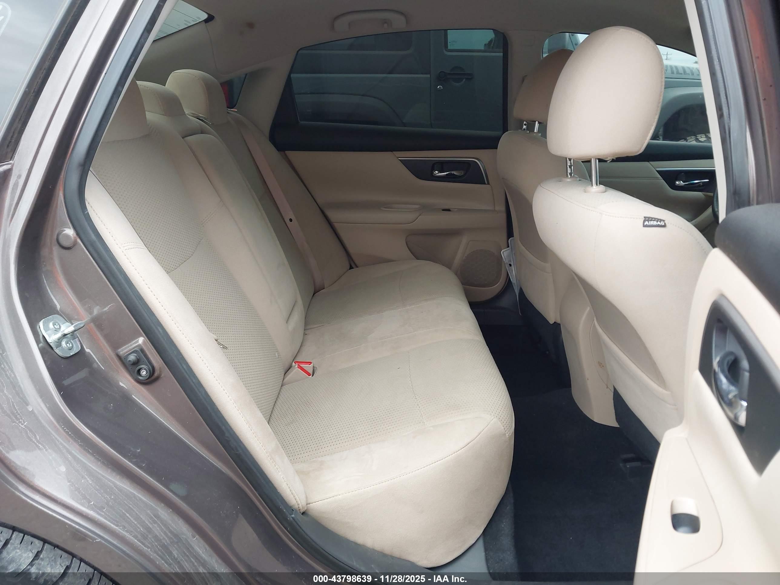 NISSAN ALTIMA image 8