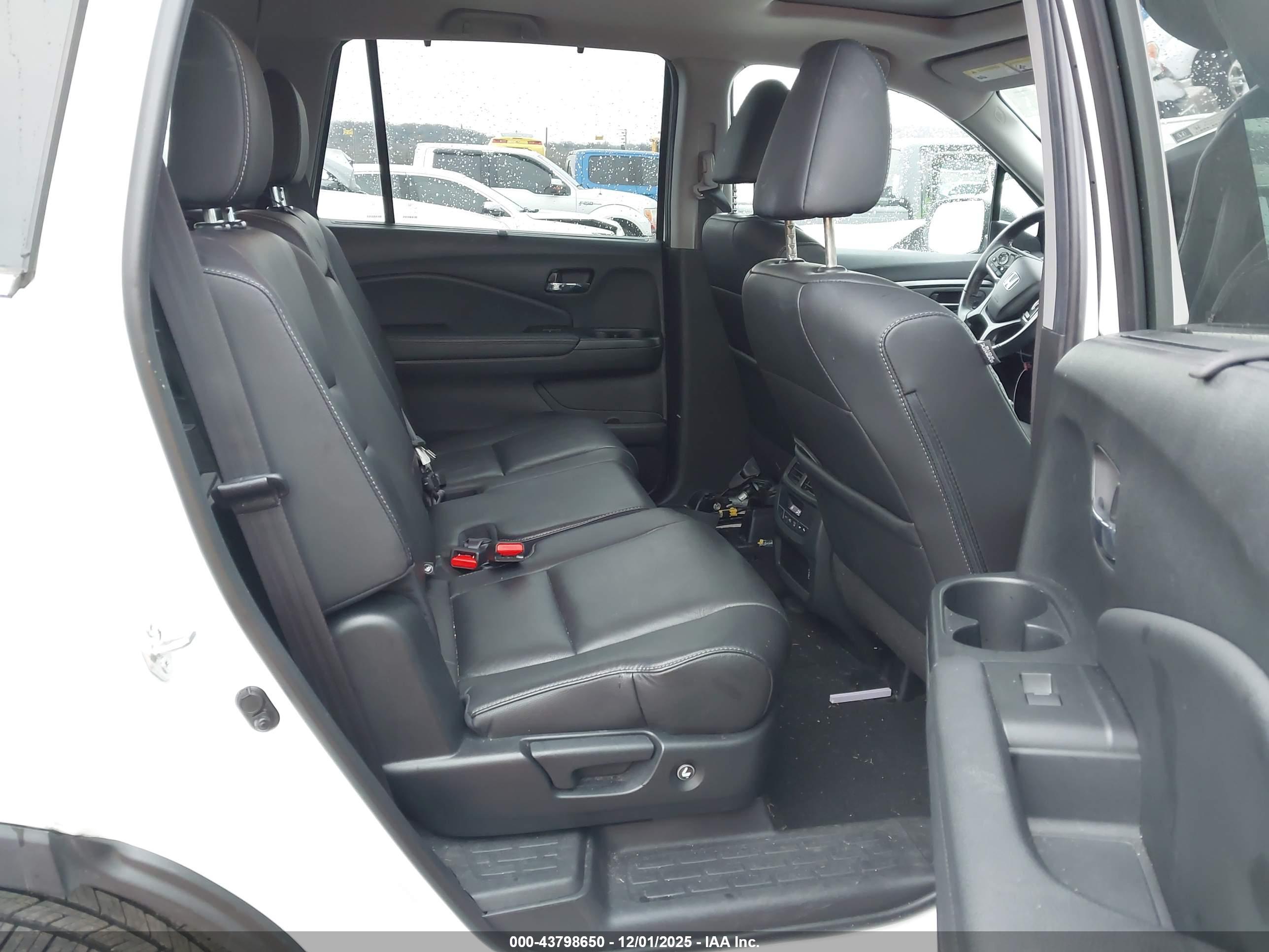 HONDA PILOT image 8