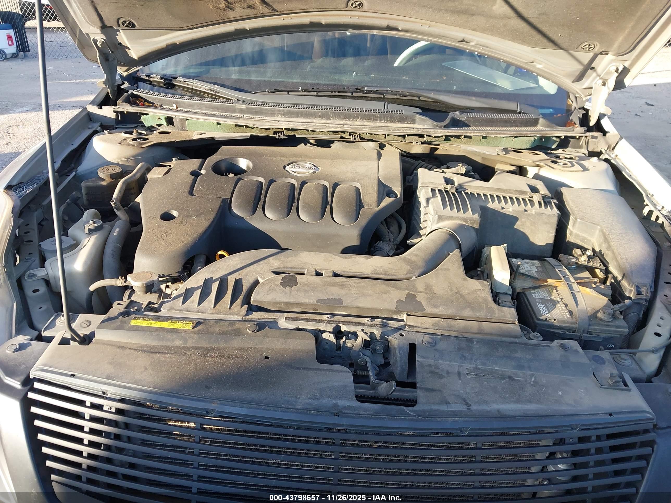 NISSAN ALTIMA image 10
