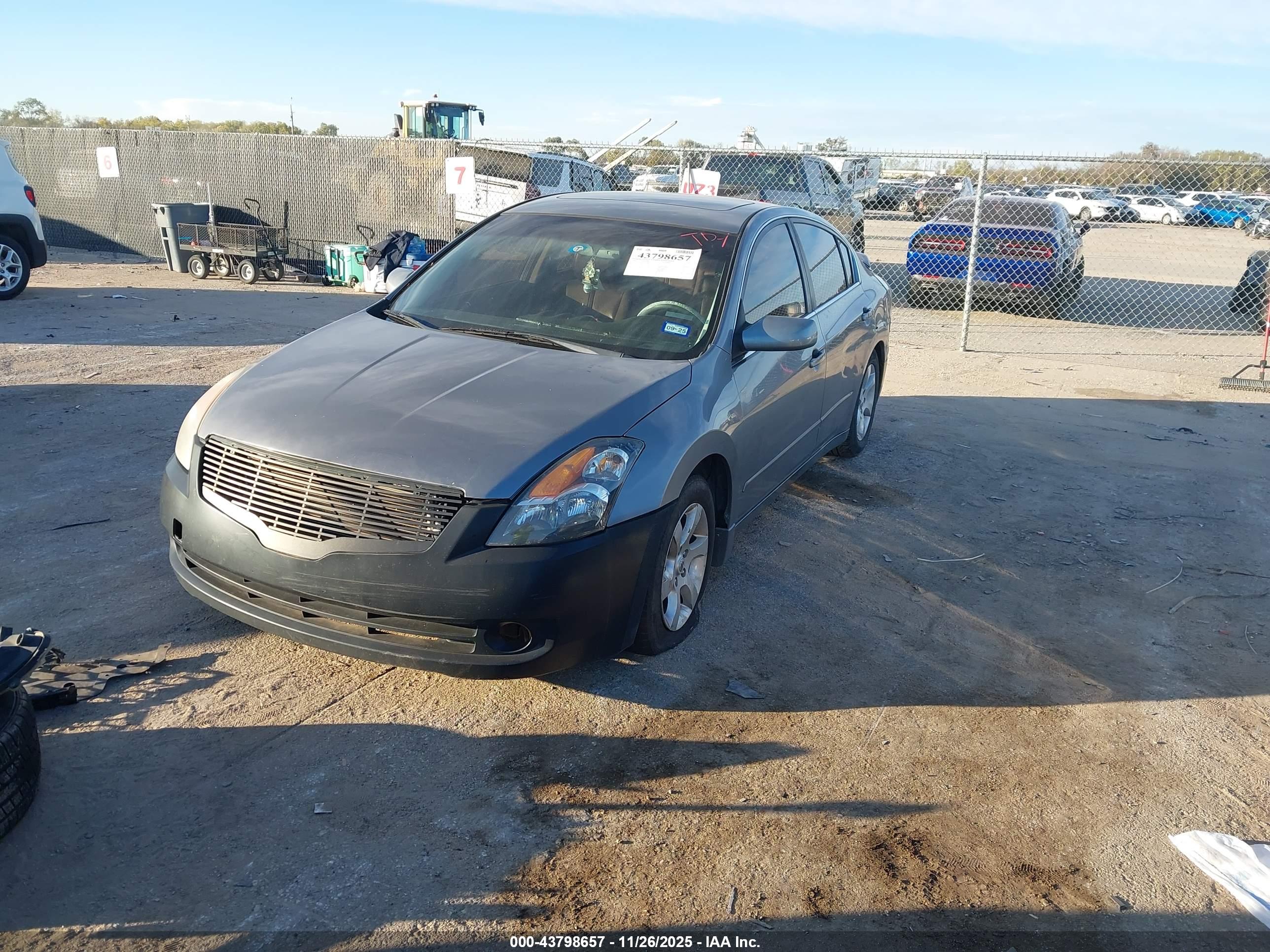 NISSAN ALTIMA image 2