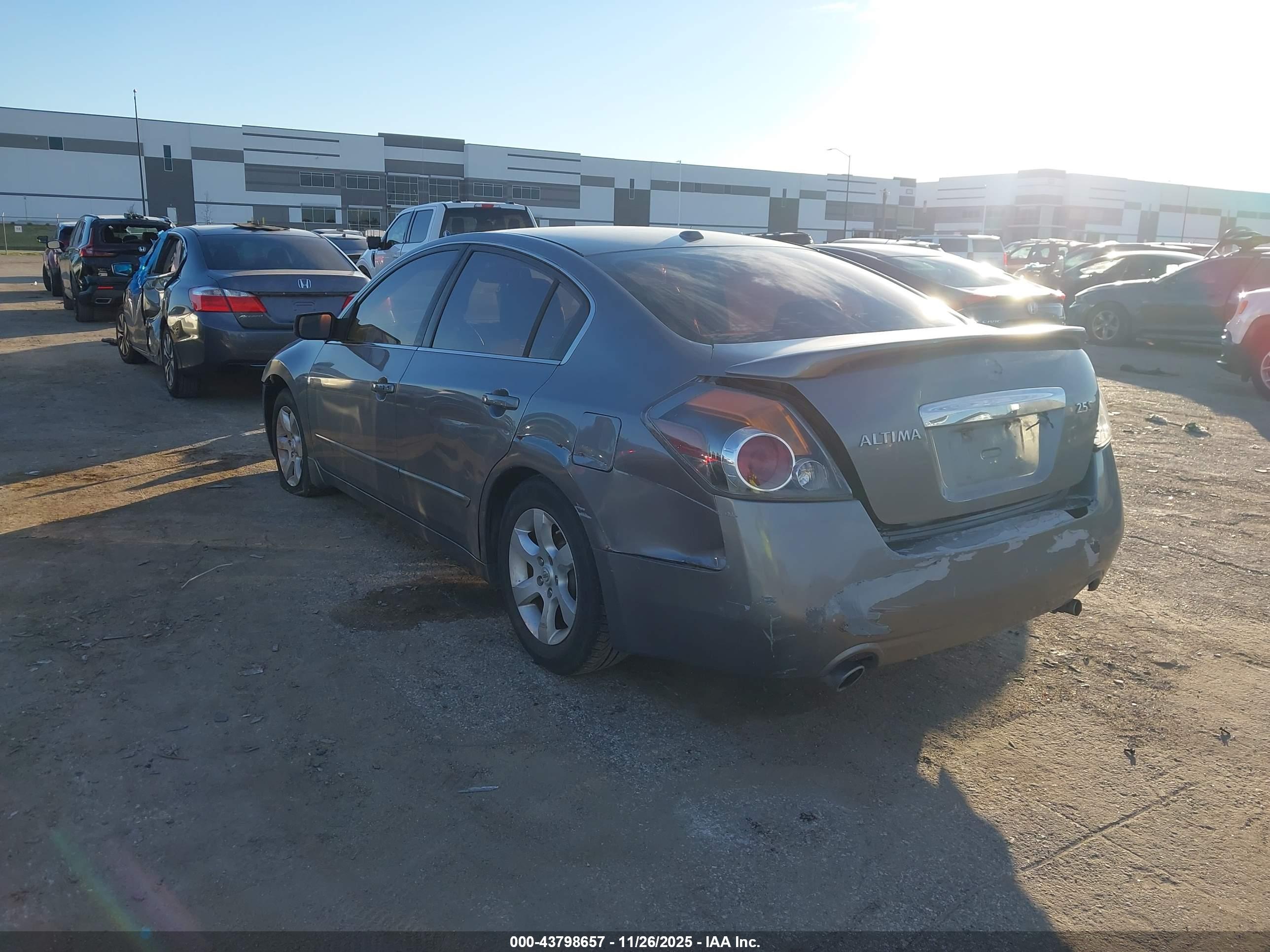 NISSAN ALTIMA image 3