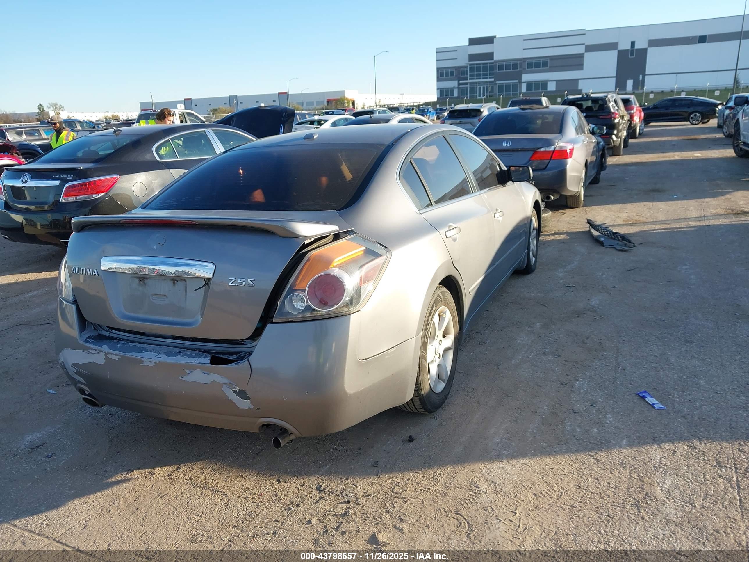 NISSAN ALTIMA image 4