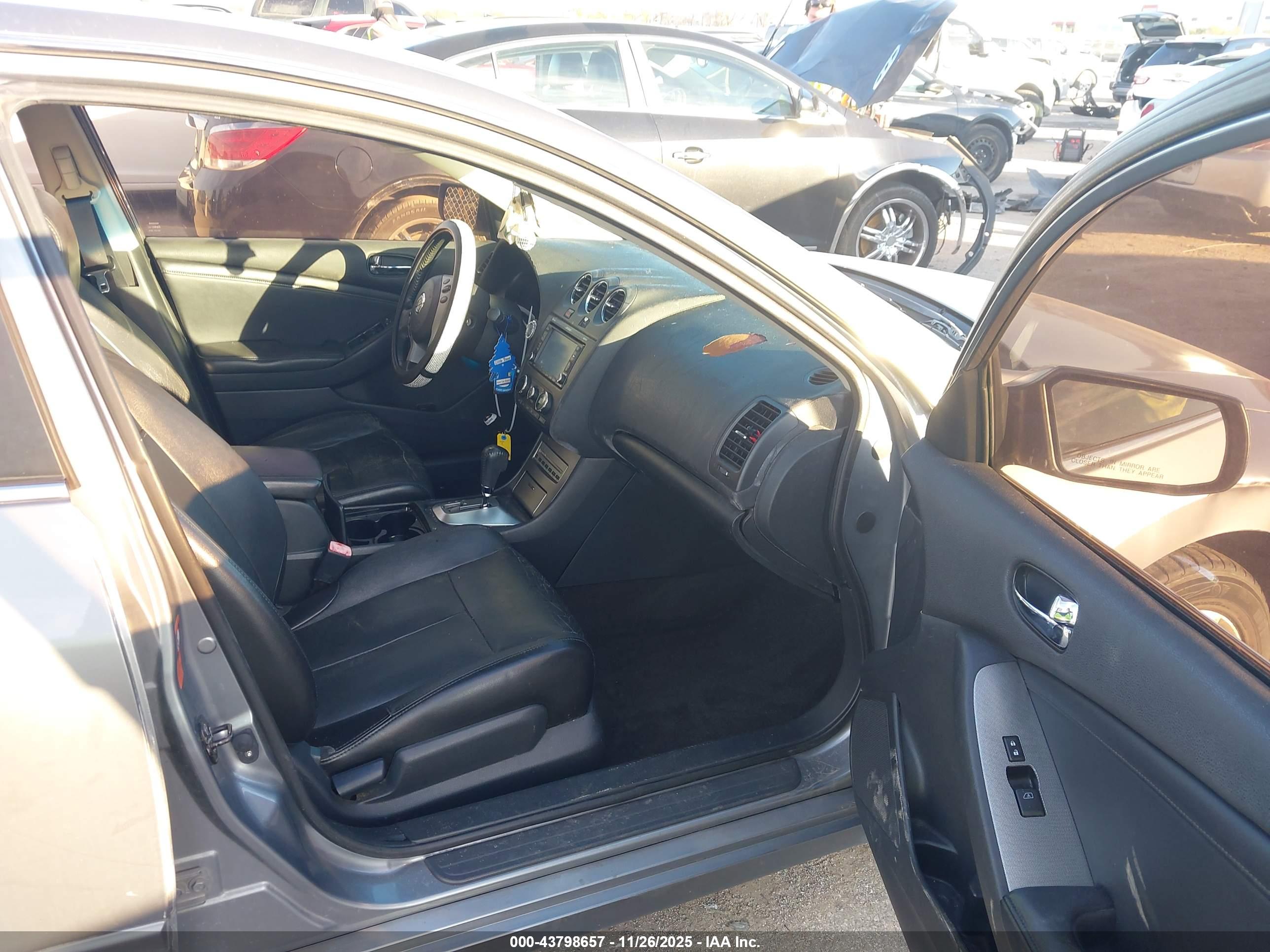 NISSAN ALTIMA image 5