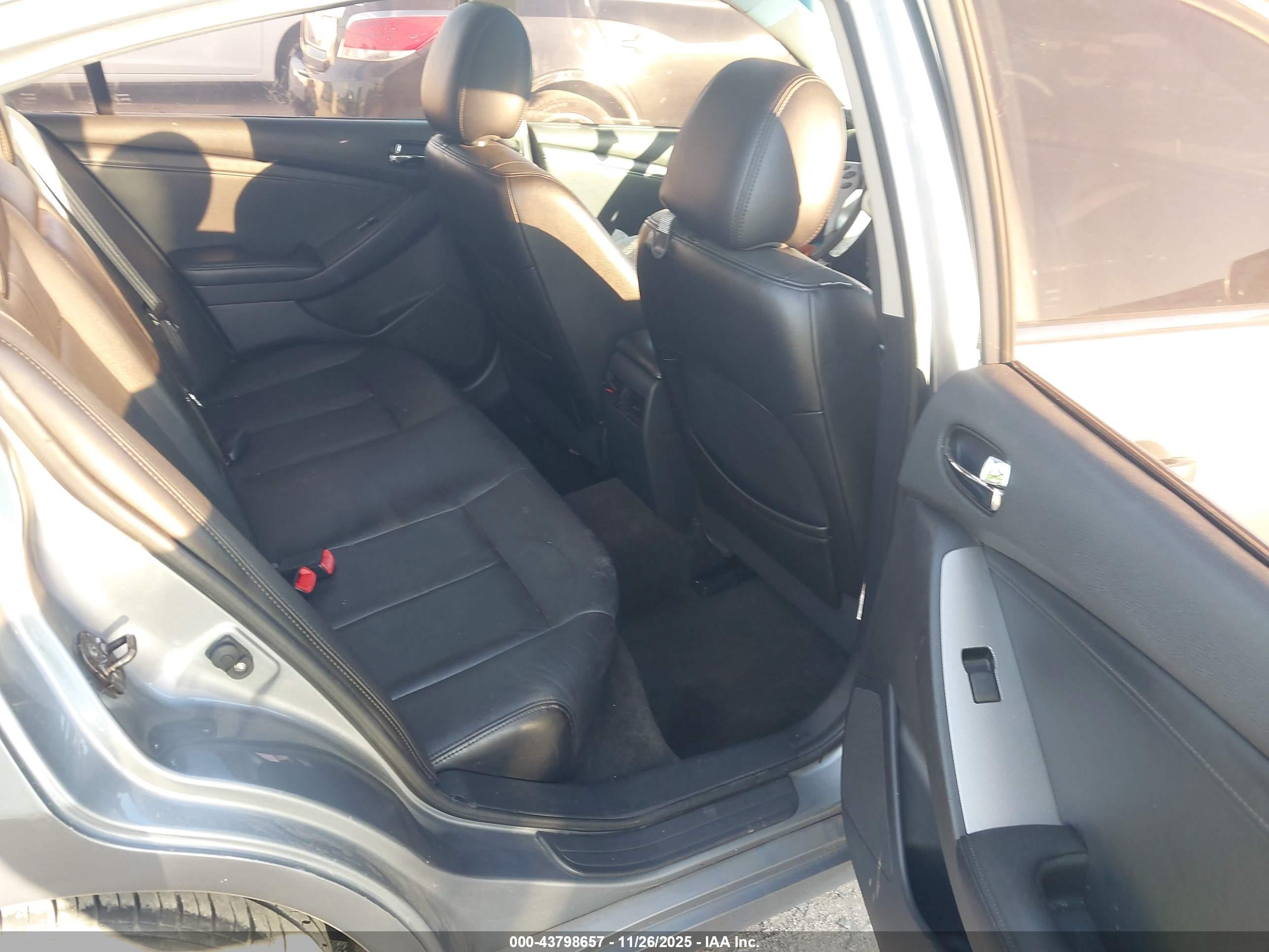 NISSAN ALTIMA image 8