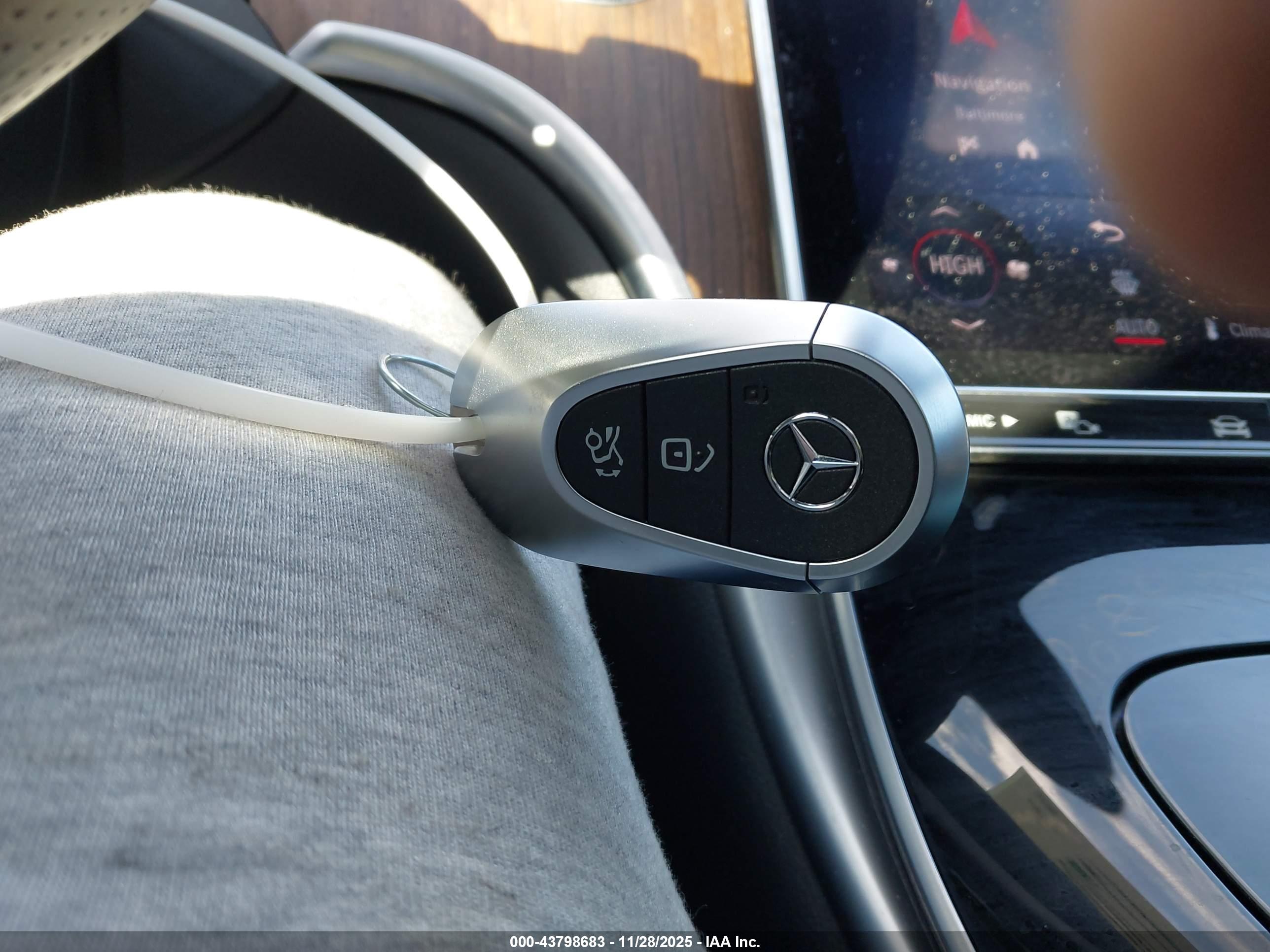 MERCEDES-BENZ C image 11