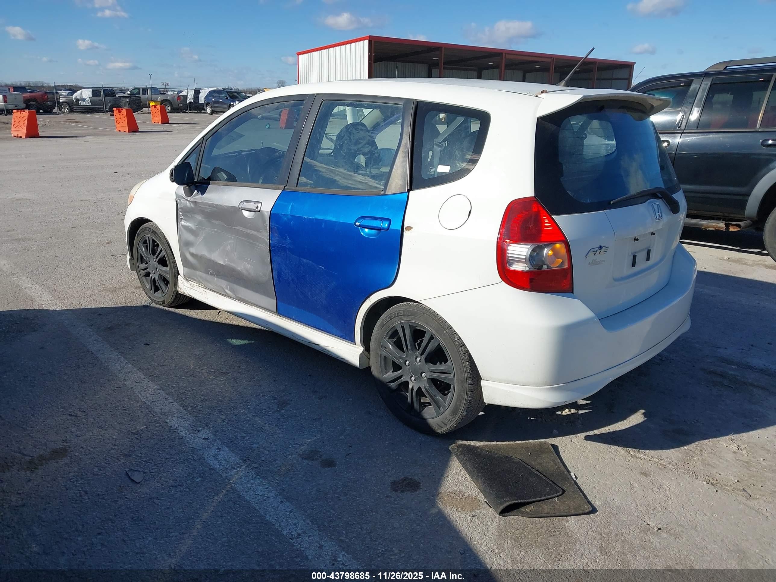 HONDA FIT image 3