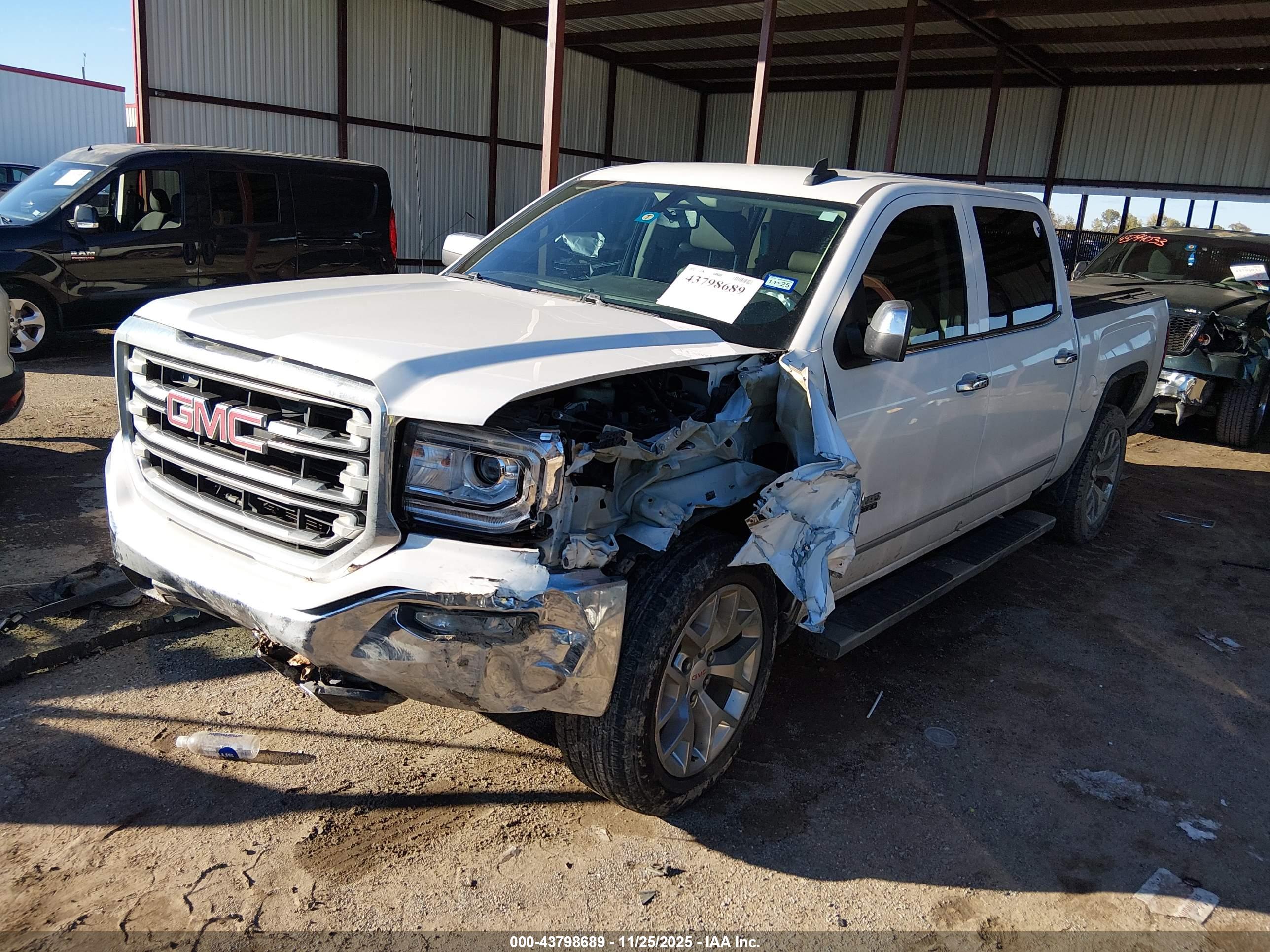 GMC SIERRA image 2