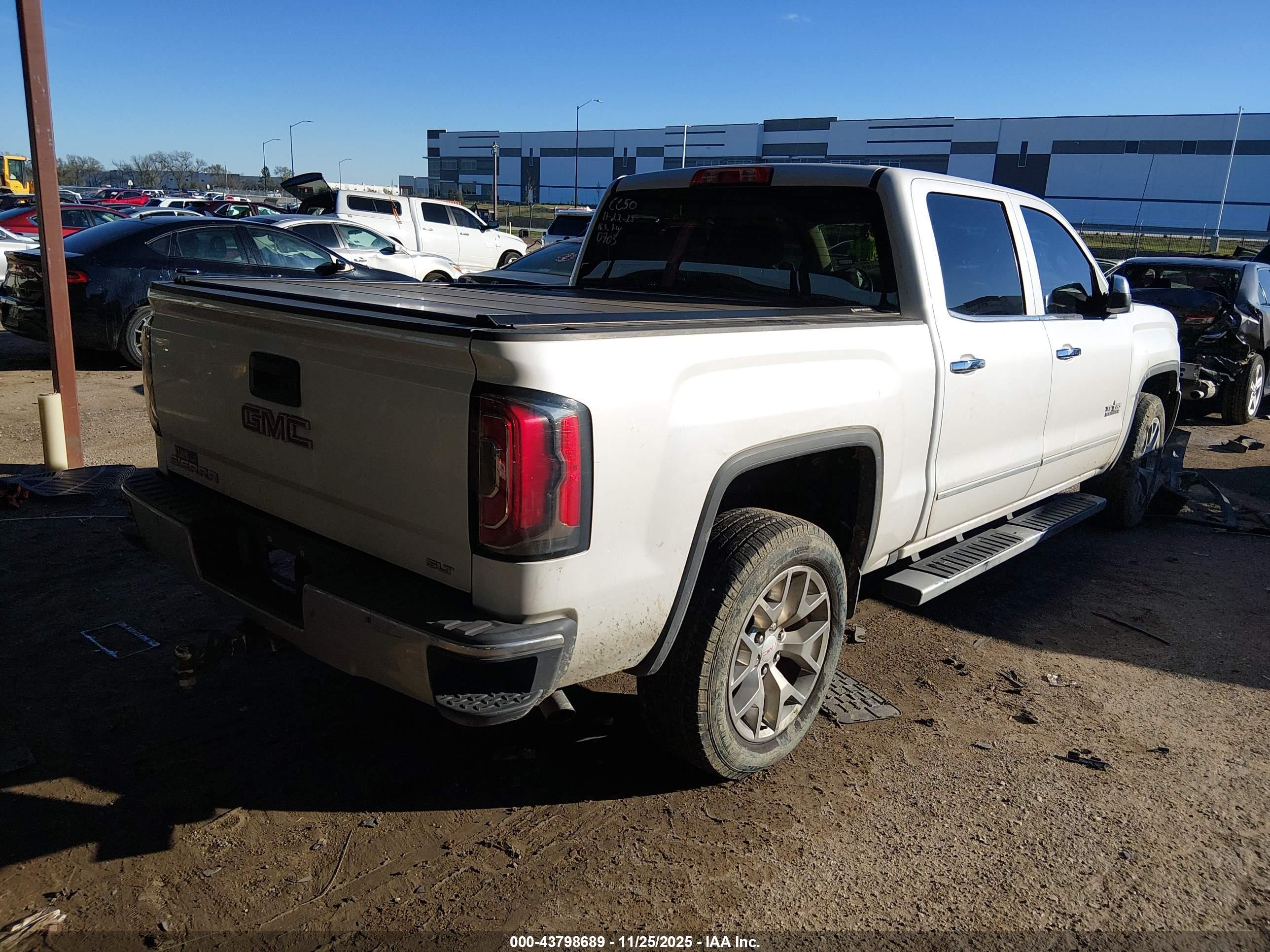 GMC SIERRA image 4