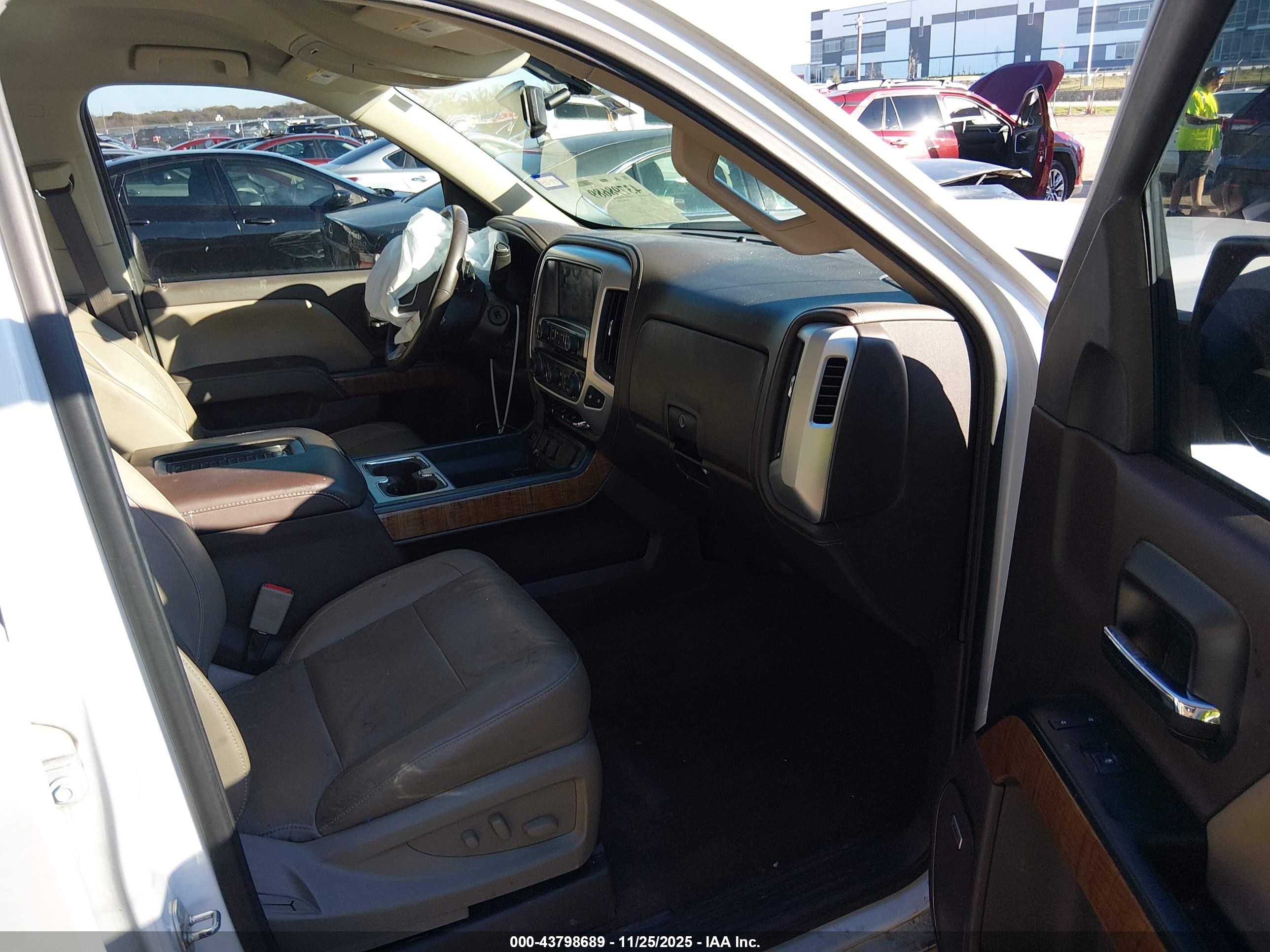 GMC SIERRA image 5