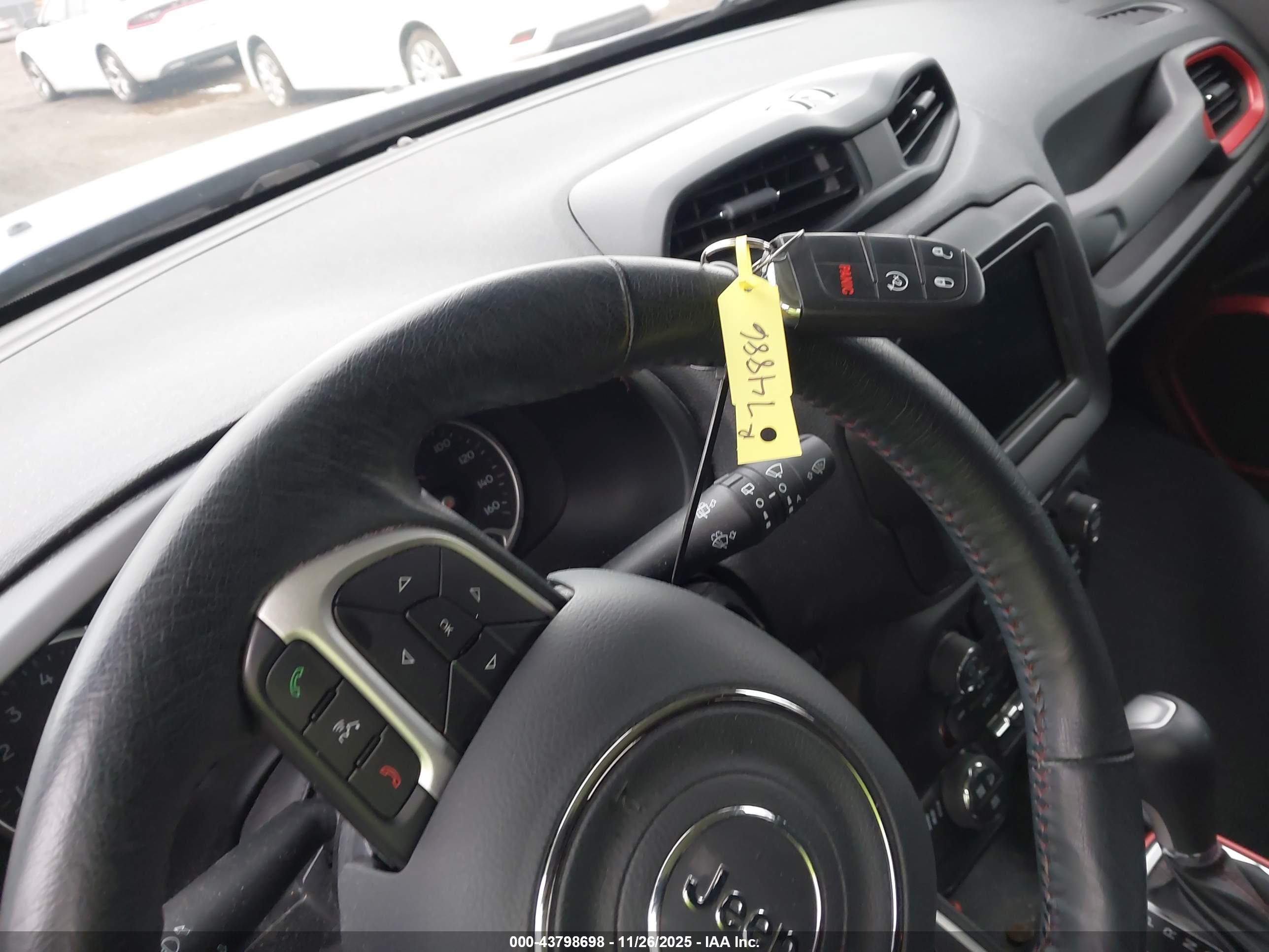 JEEP RENEGADE image 11