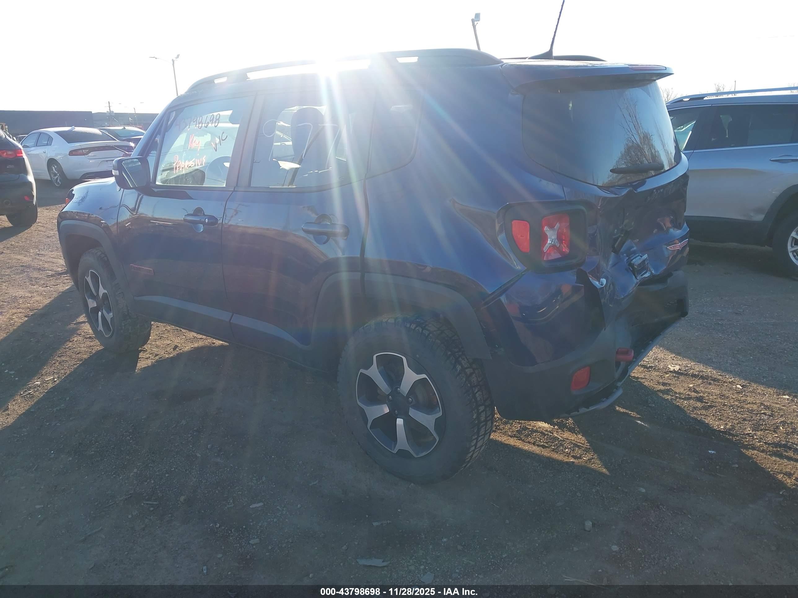 JEEP RENEGADE image 3