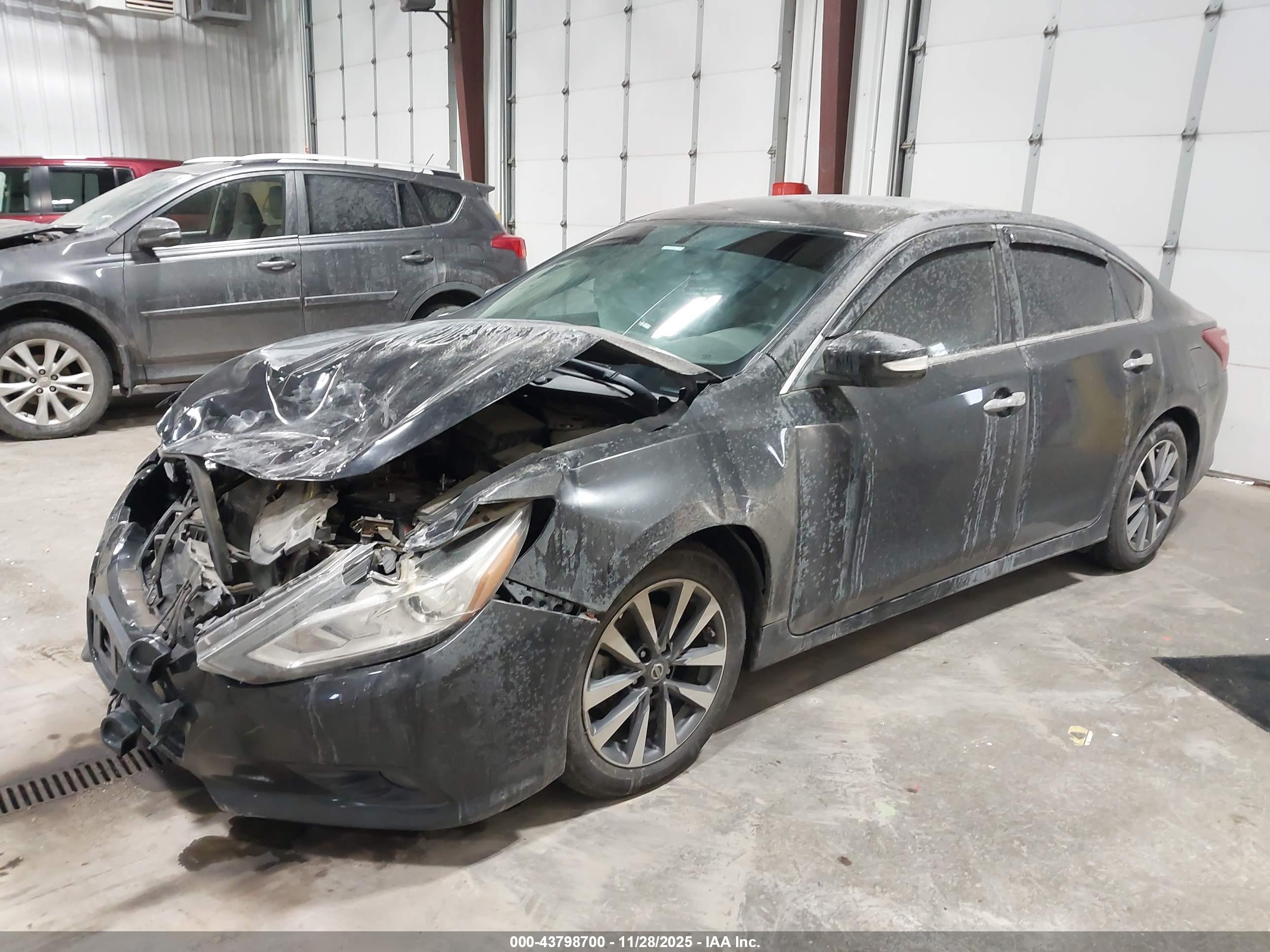 NISSAN ALTIMA image 2