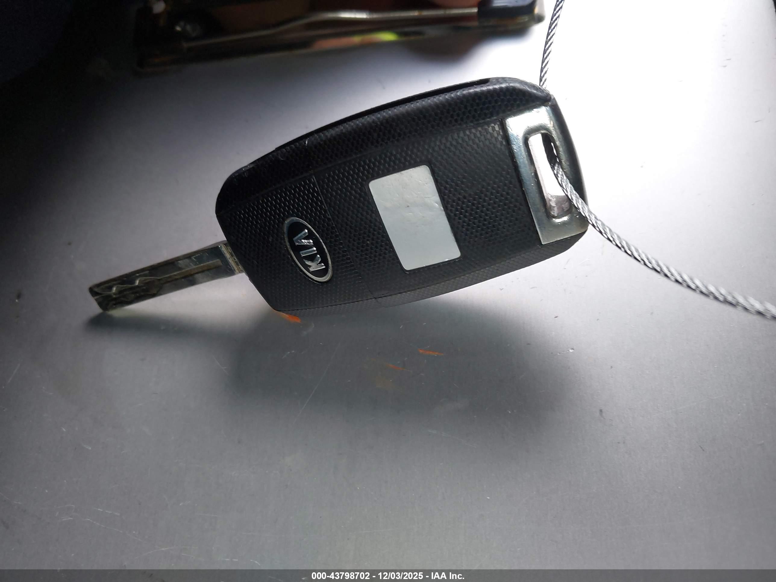KIA SORENTO image 11