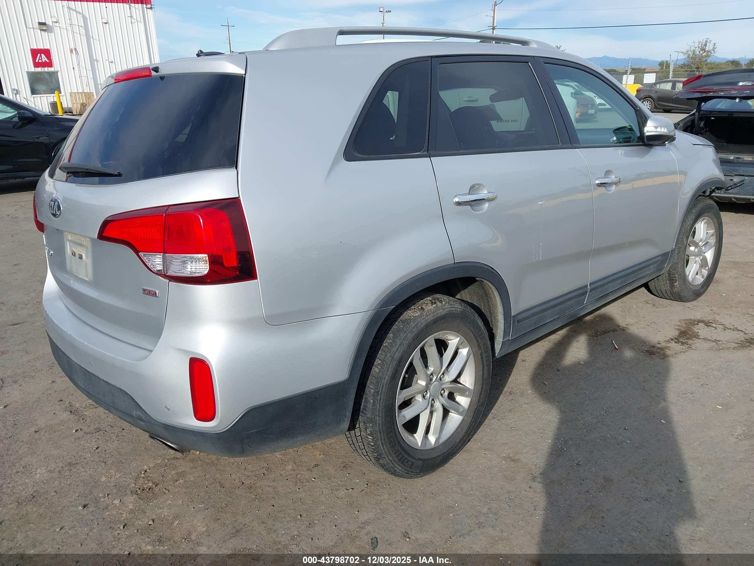 KIA SORENTO image 4