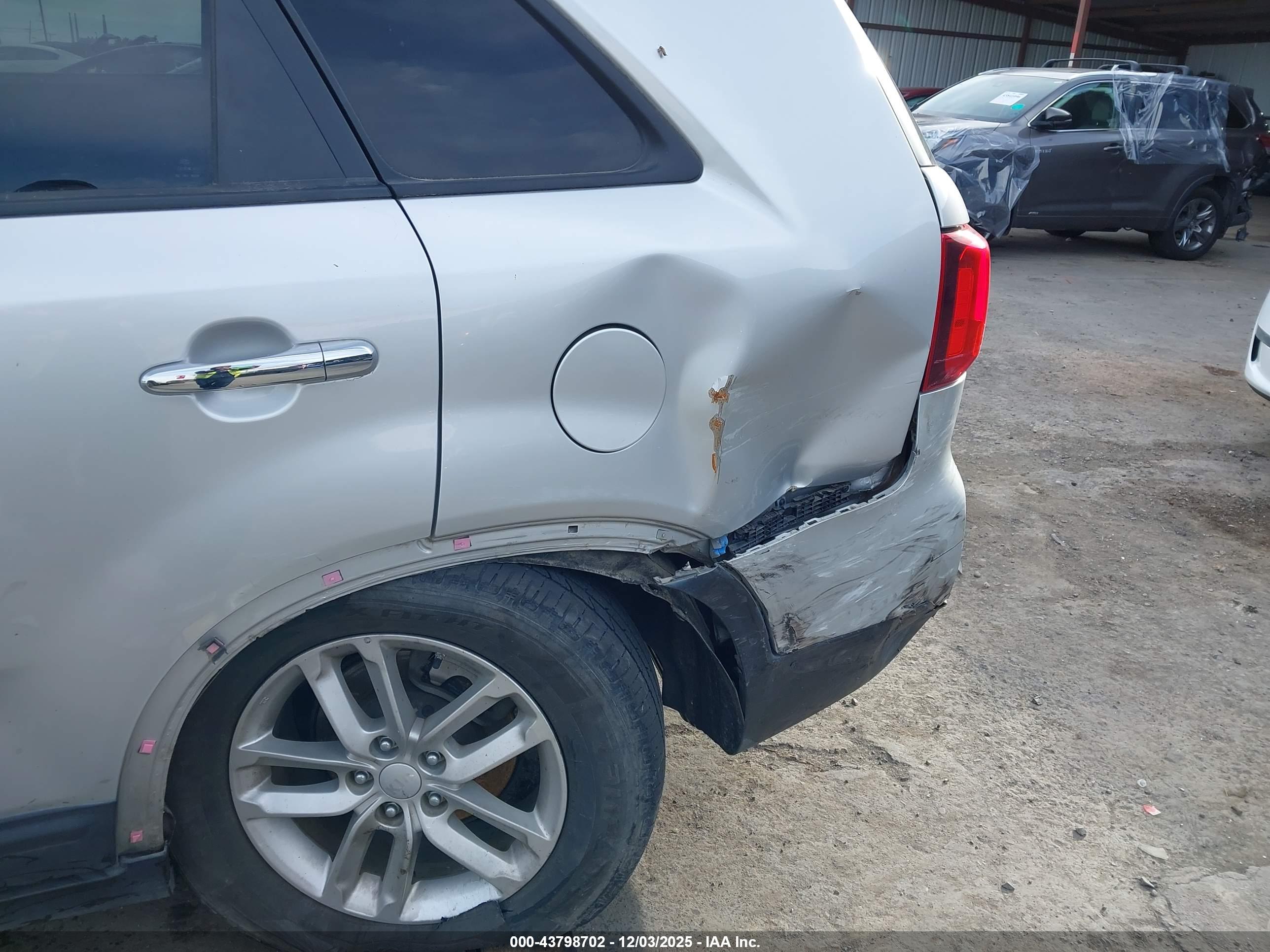 KIA SORENTO image 6