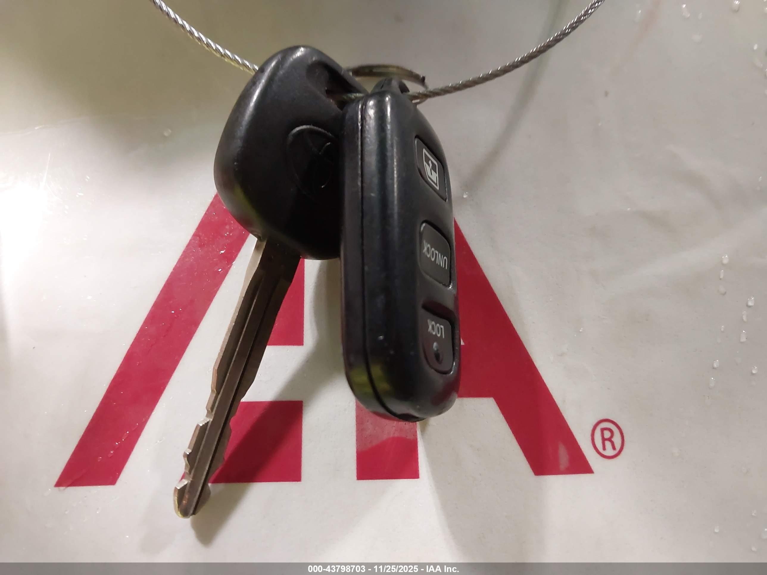 TOYOTA 4RUNNER image 11