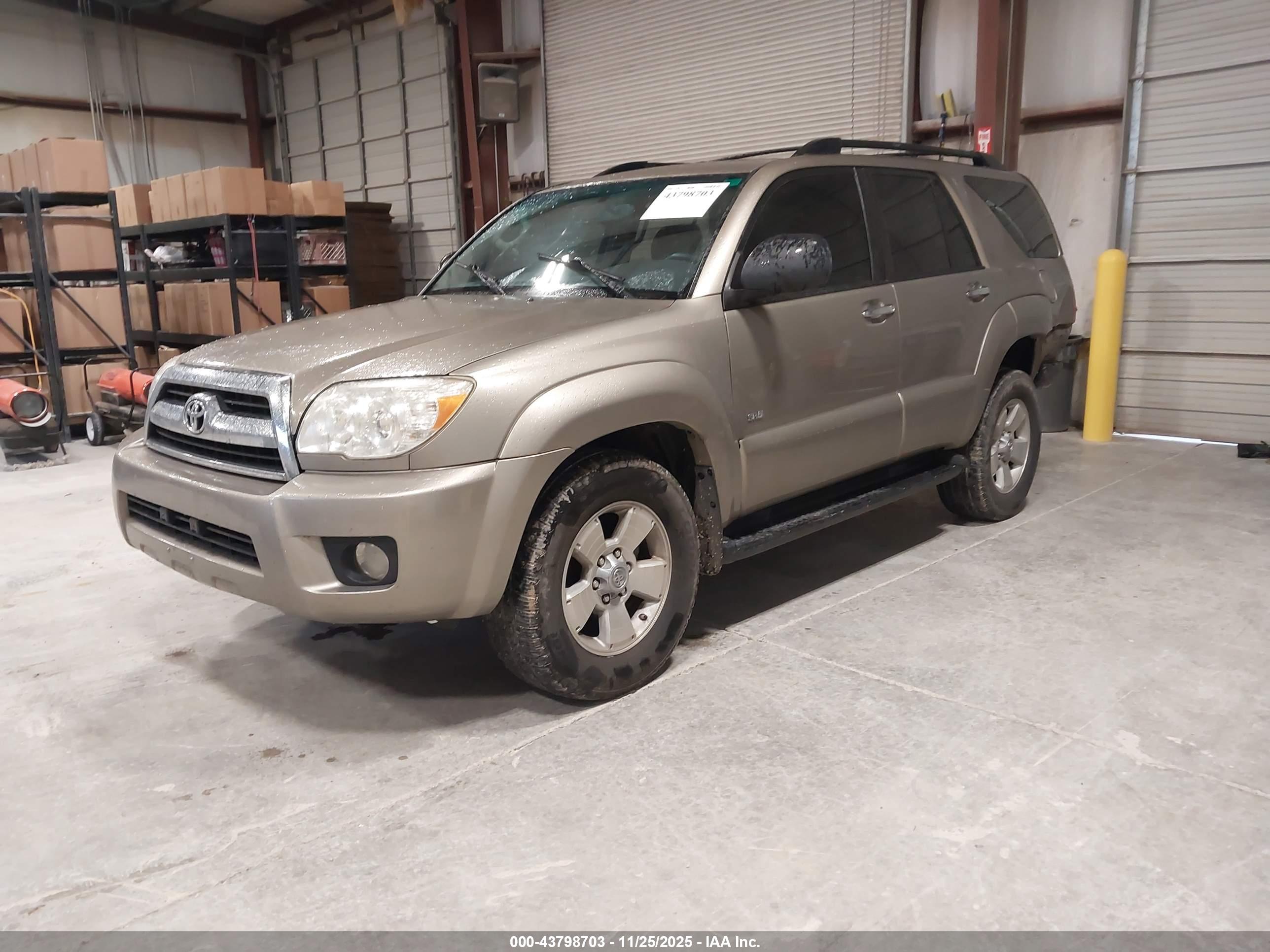 TOYOTA 4RUNNER image 2