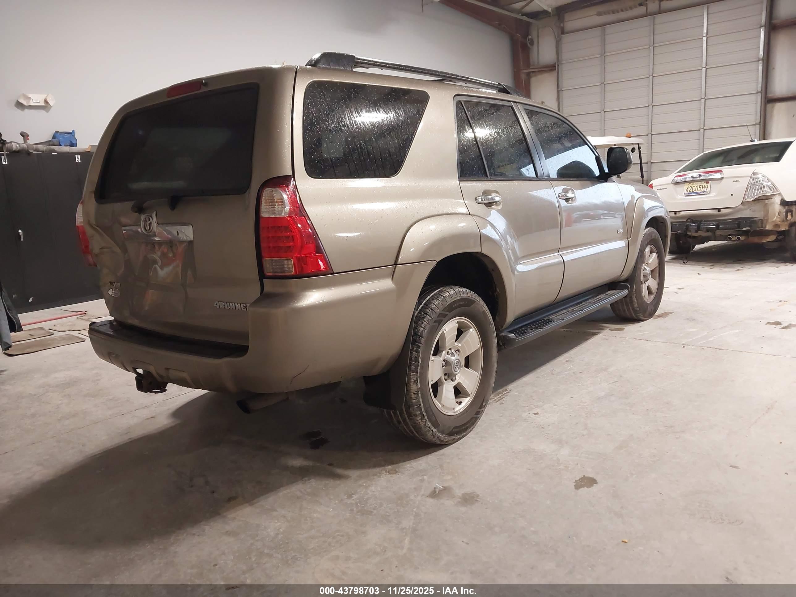TOYOTA 4RUNNER image 4