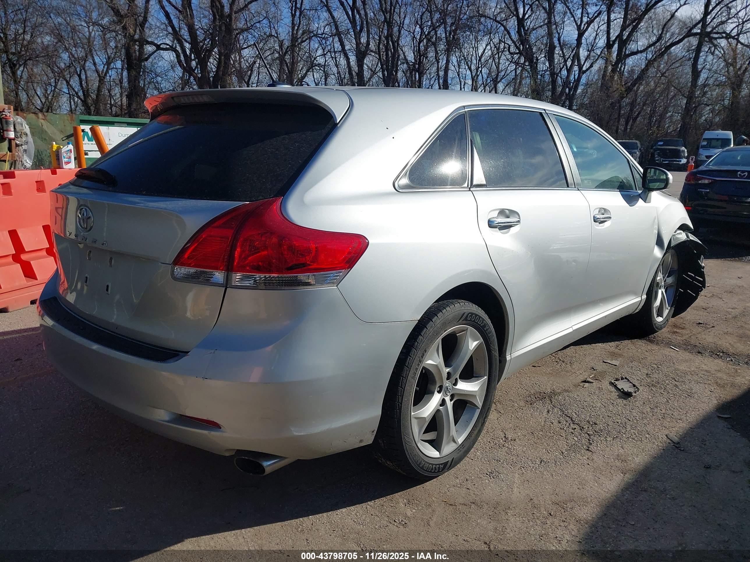 TOYOTA VENZA image 4