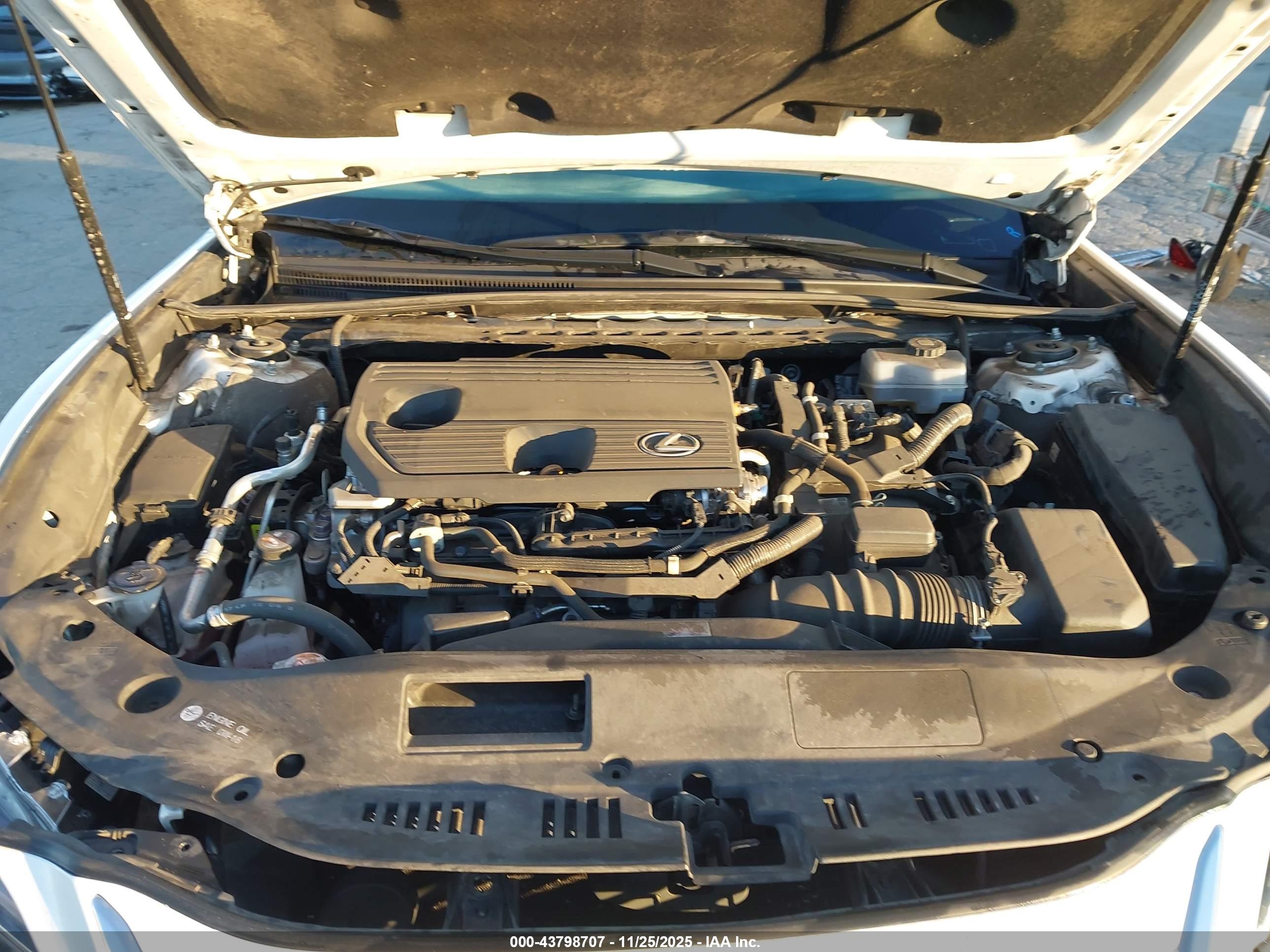 LEXUS ES image 10