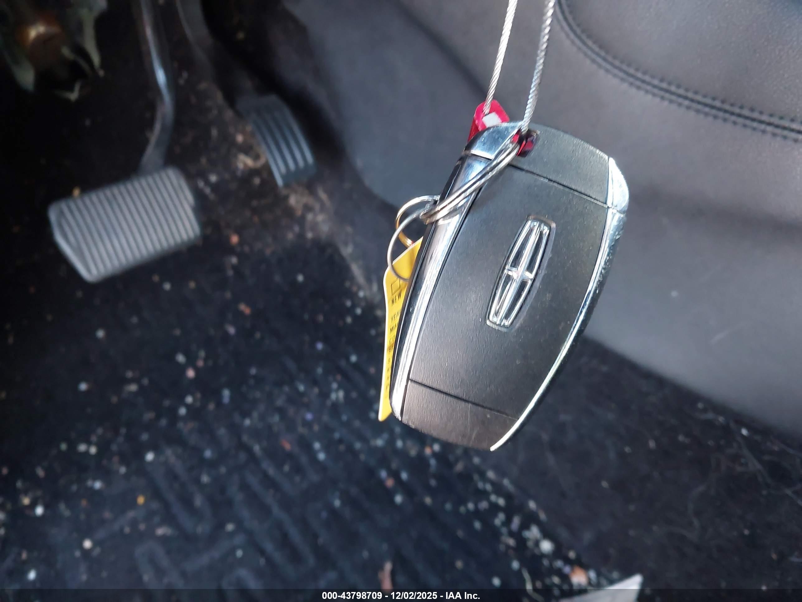 LINCOLN MKC image 11