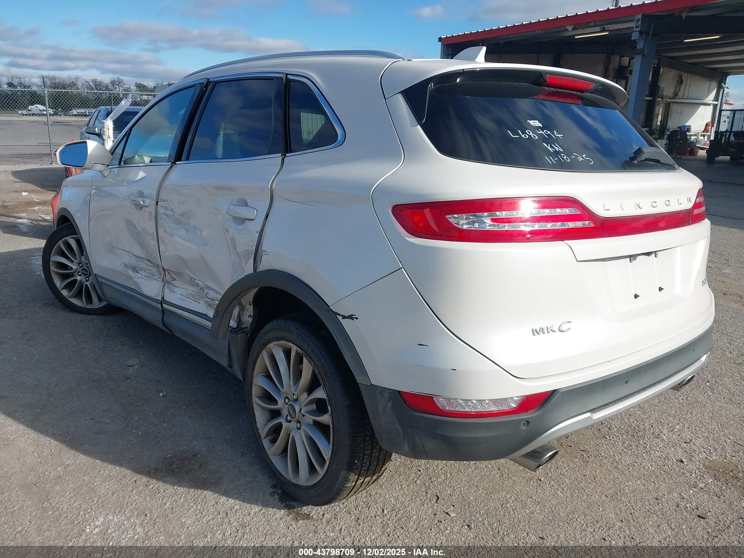 LINCOLN MKC image 3