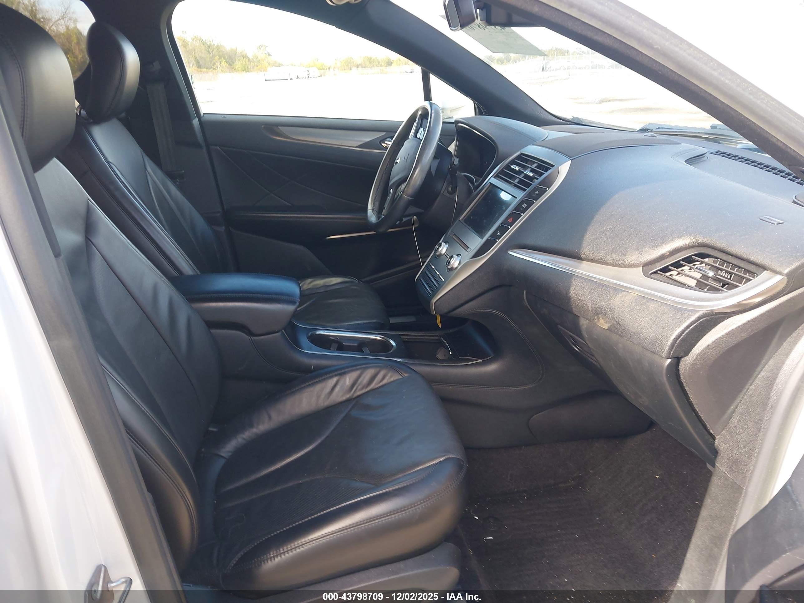 LINCOLN MKC image 5