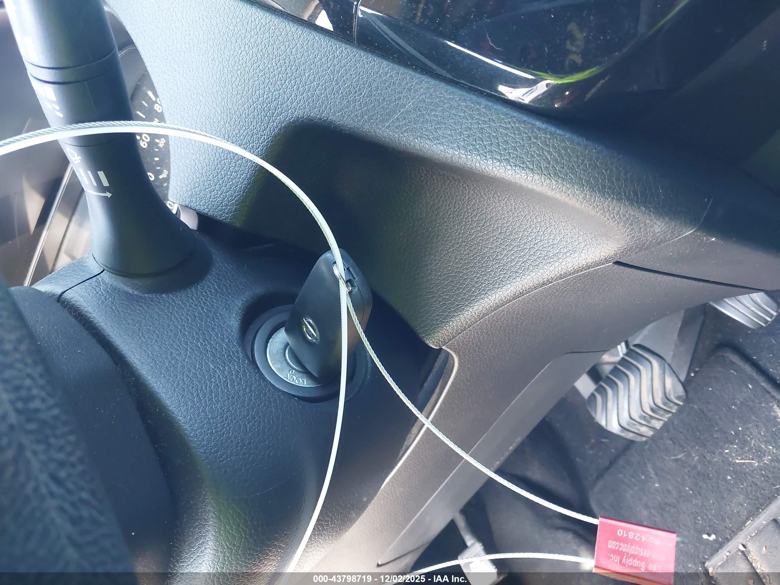 NISSAN ROGUE image 11