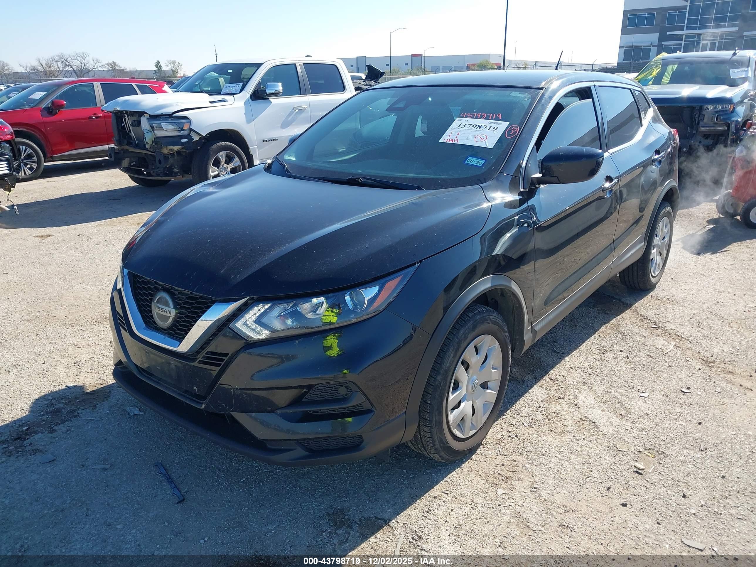 NISSAN ROGUE image 2