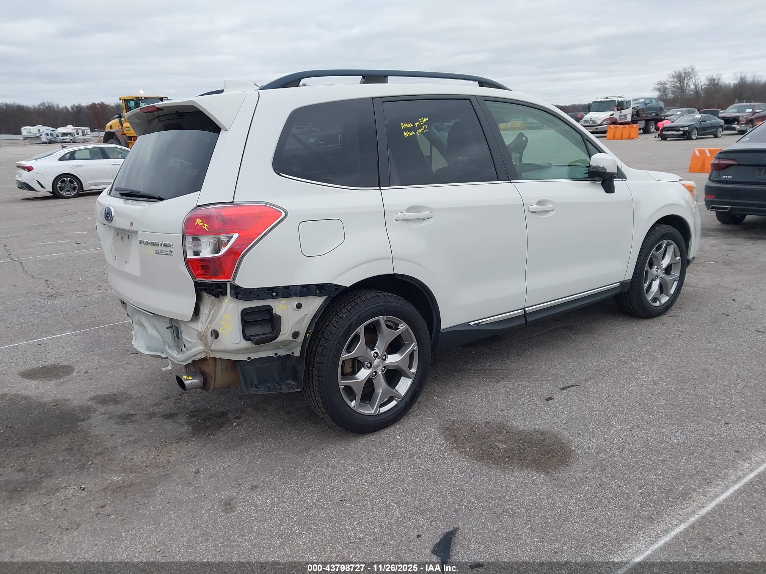 SUBARU FORESTER image 4