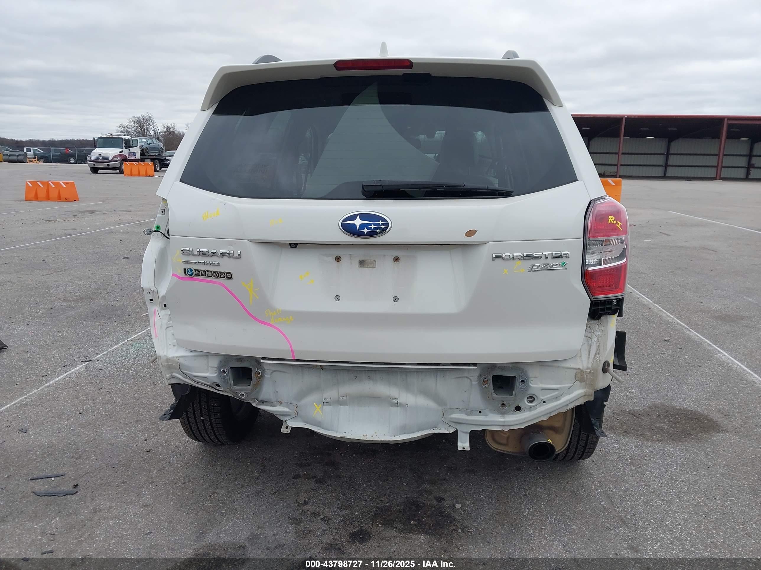 SUBARU FORESTER image 6