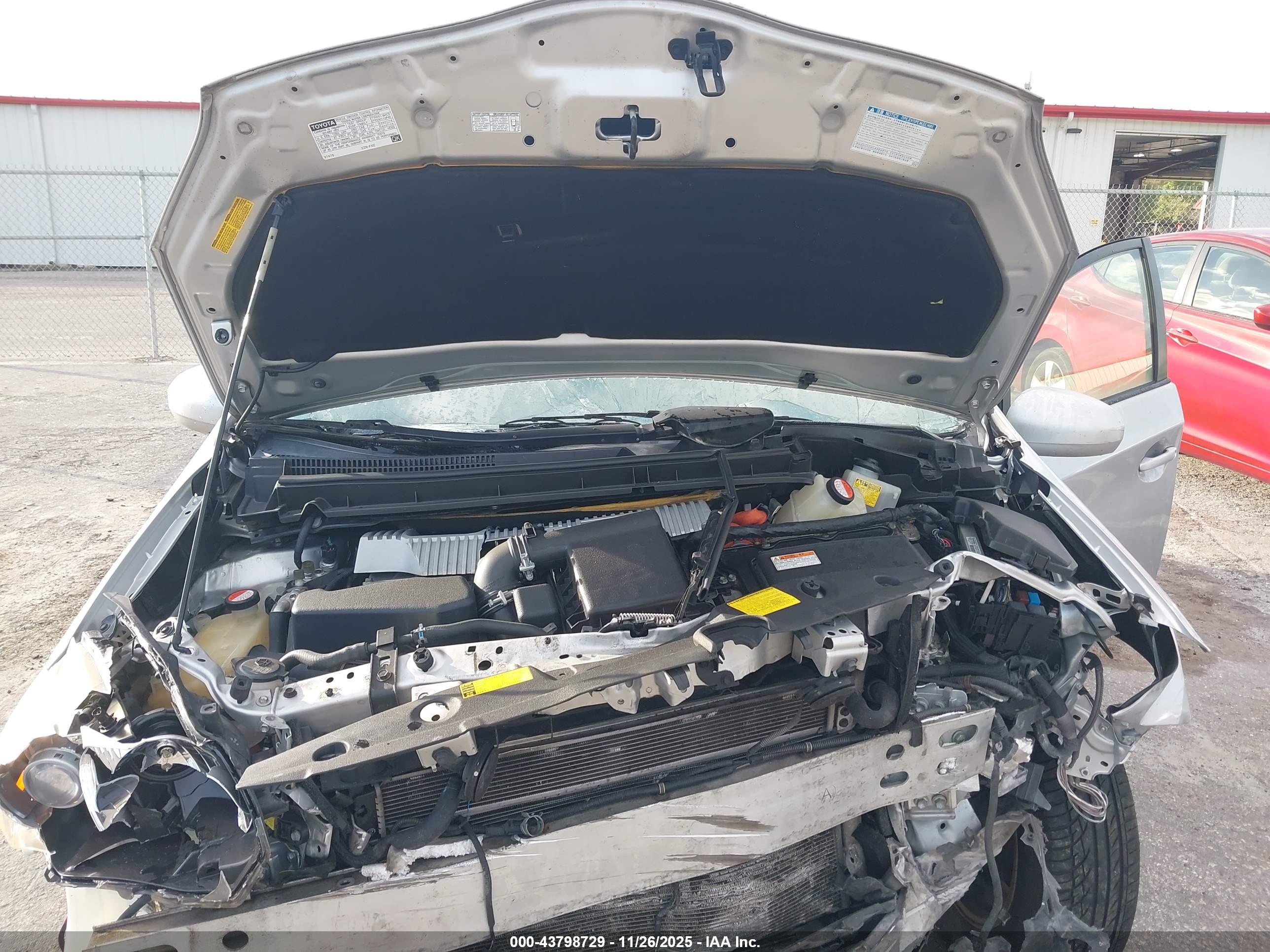 TOYOTA PRIUS image 10